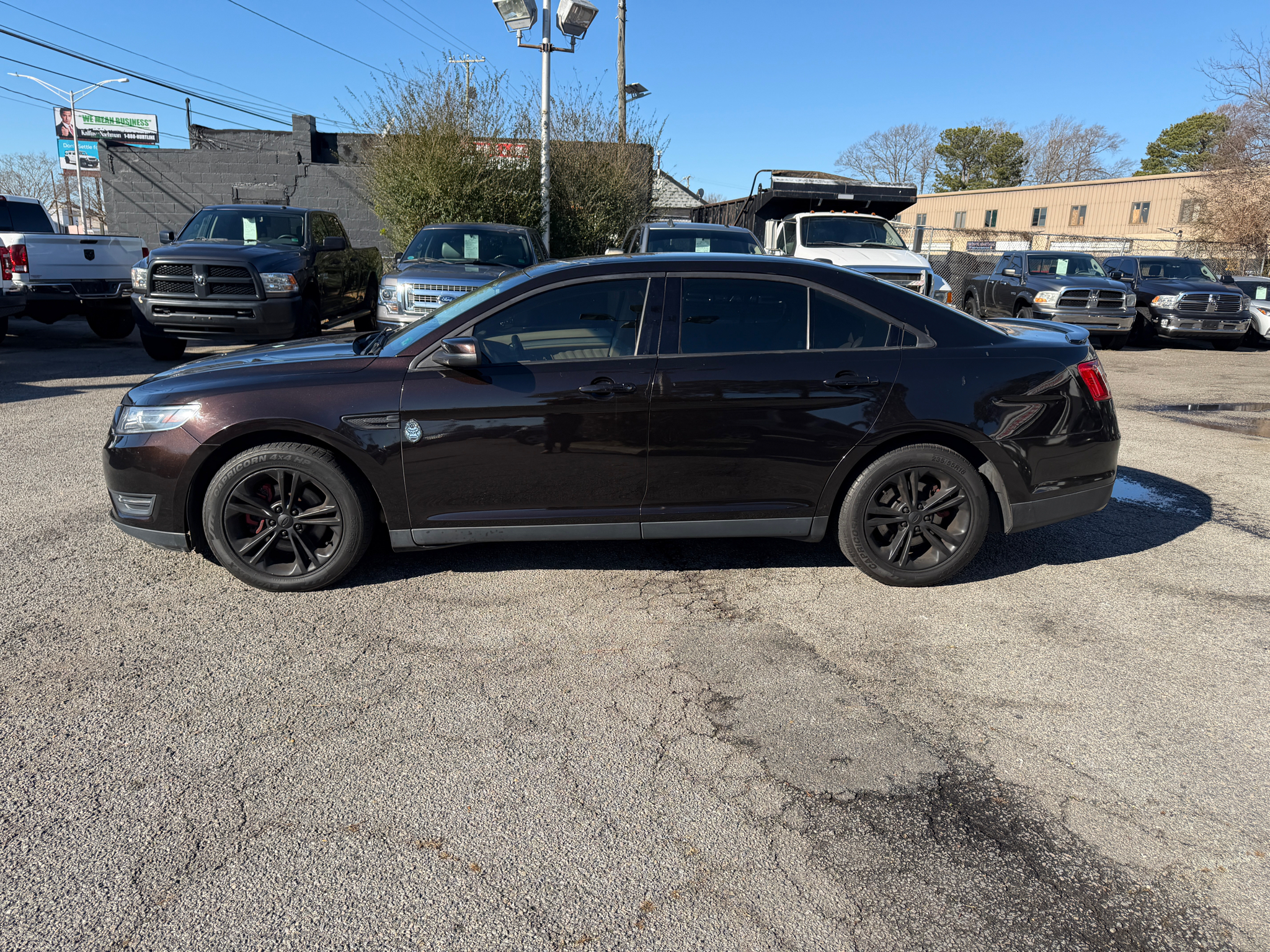 Ford Taurus 4dr Sdn SEL FWD 2014
