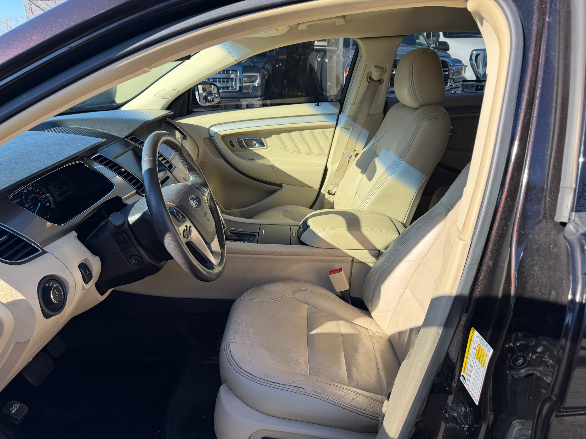 Ford Taurus 4dr Sdn SEL FWD 2014