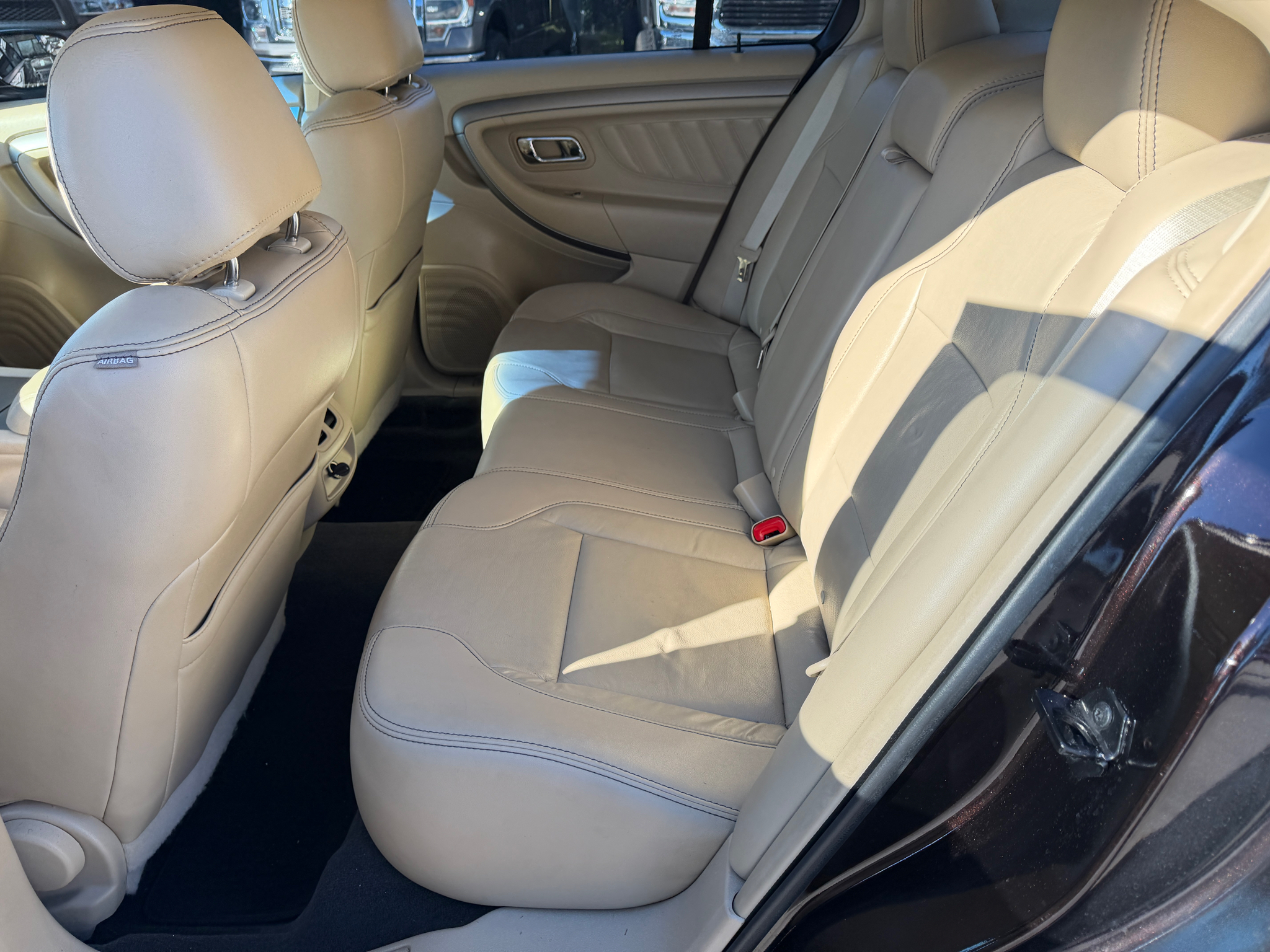 Ford Taurus 4dr Sdn SEL FWD 2014