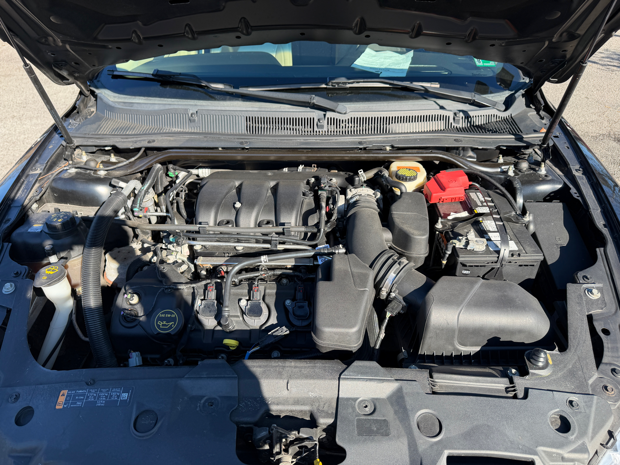 Ford Taurus 4dr Sdn SEL FWD 2014