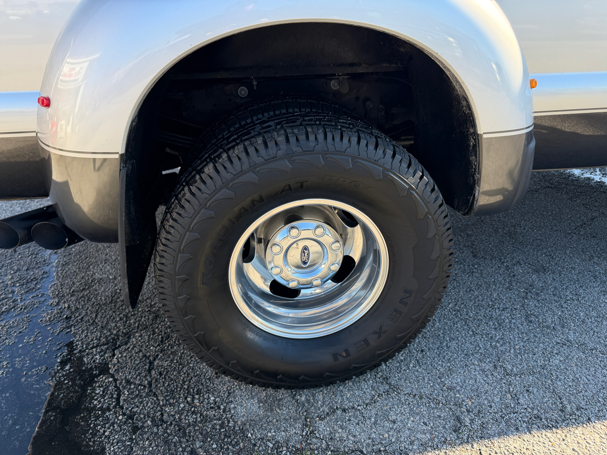 Ford Super Duty F-350 DRW 4WD Crew Cab 172" Lariat 2016