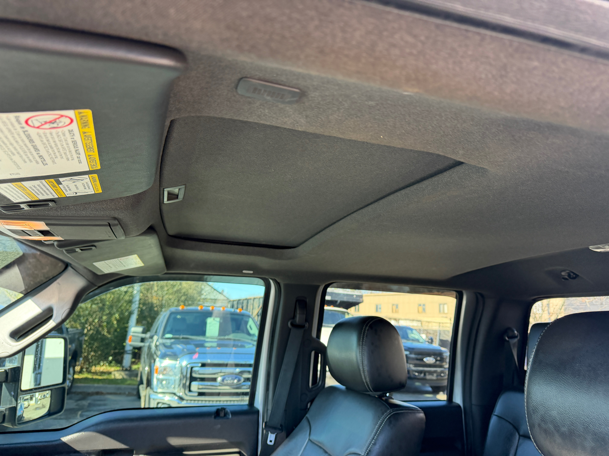 Ford Super Duty F-350 DRW 4WD Crew Cab 172" Lariat 2016