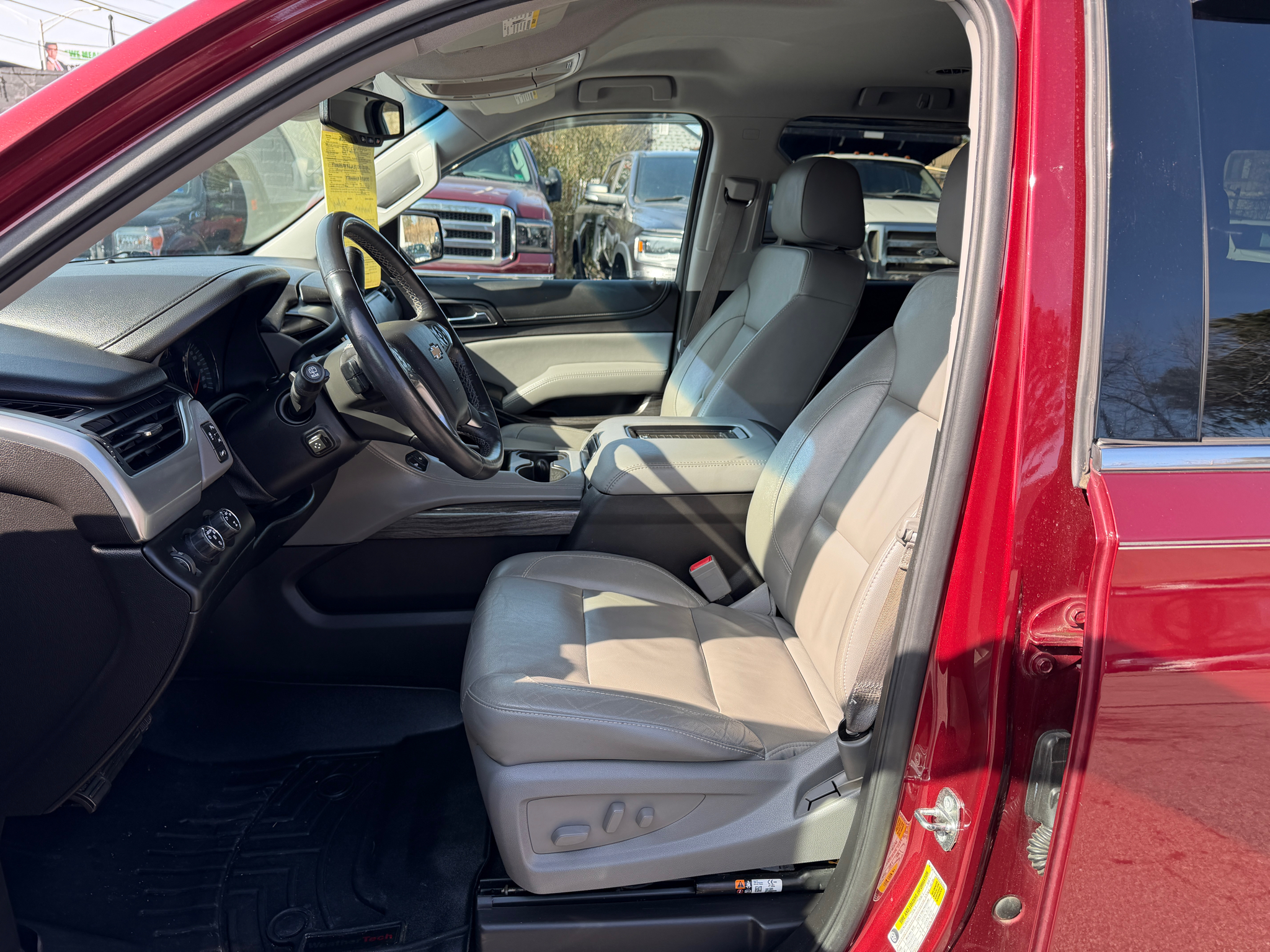 Chevrolet Suburban 4WD 4dr 1500 LT 2016