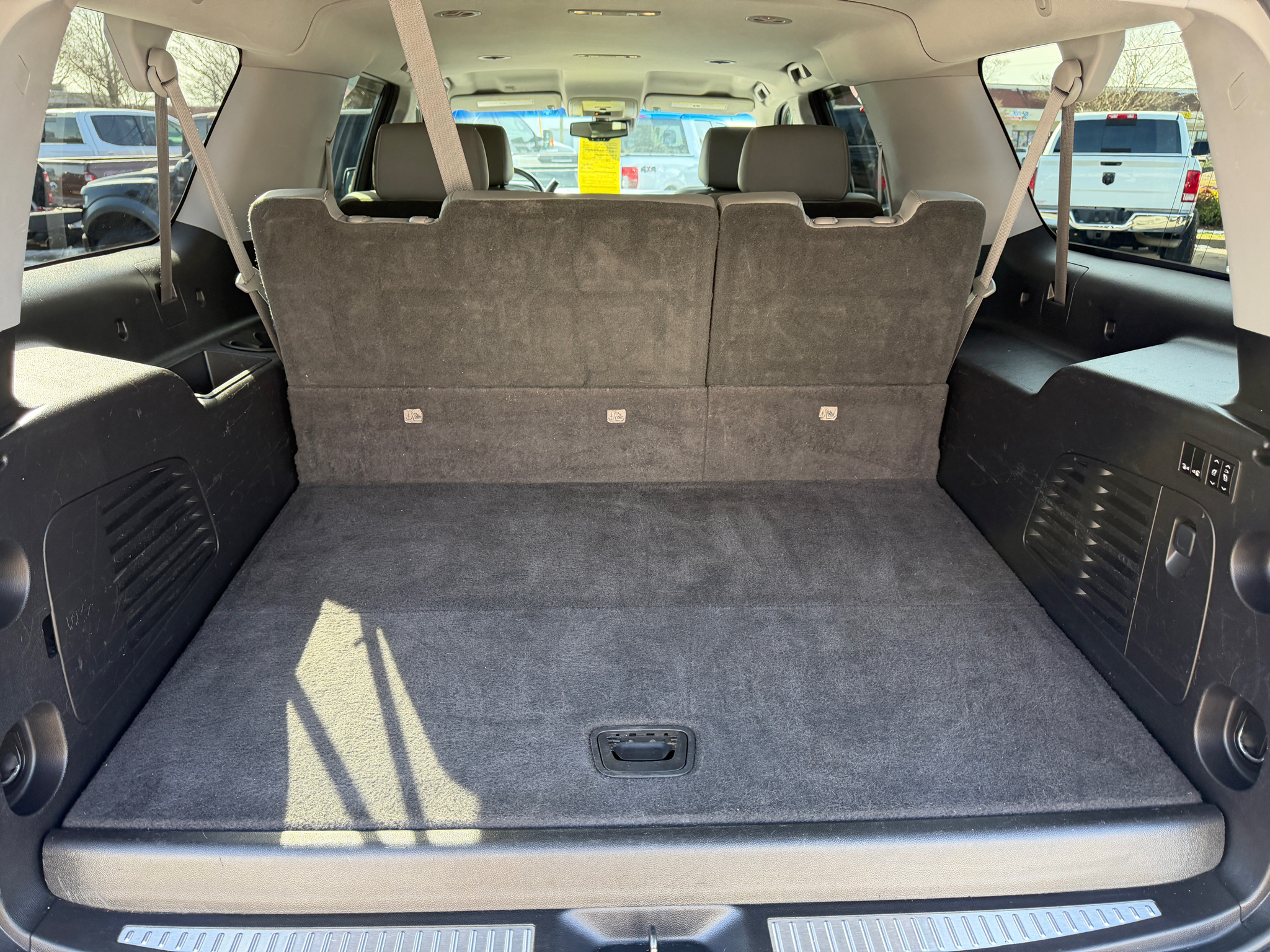 Chevrolet Suburban 4WD 4dr 1500 LT 2016