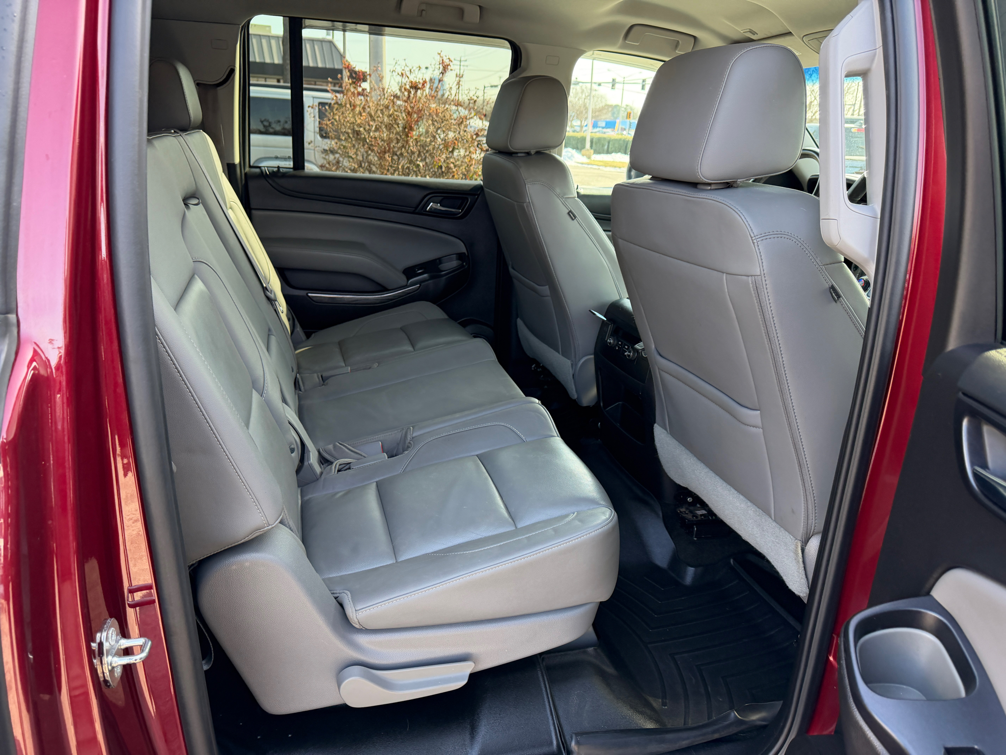 Chevrolet Suburban 4WD 4dr 1500 LT 2016