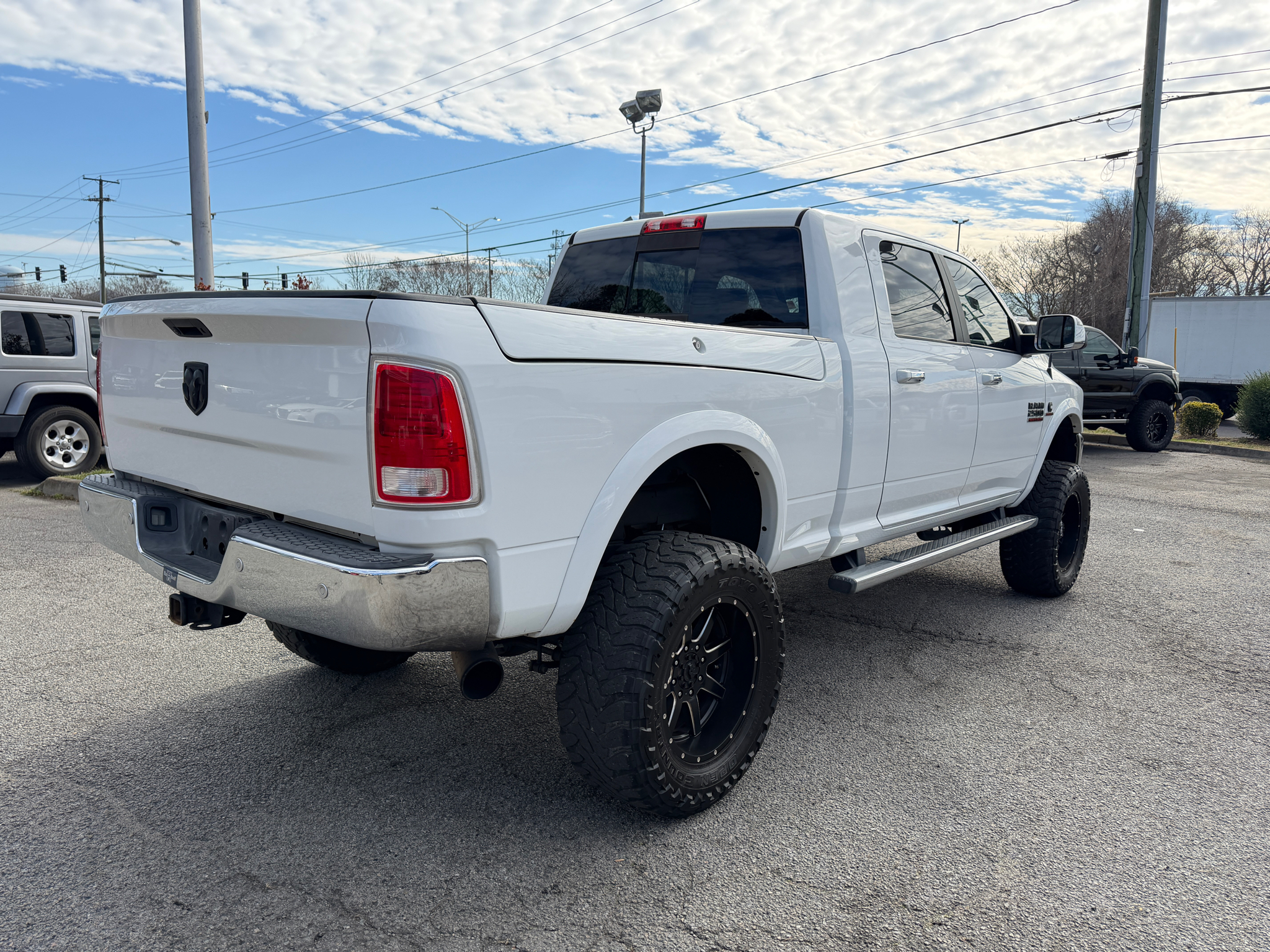 RAM 2500 Laramie 4x4 Mega Cab 6'4" Box 2017