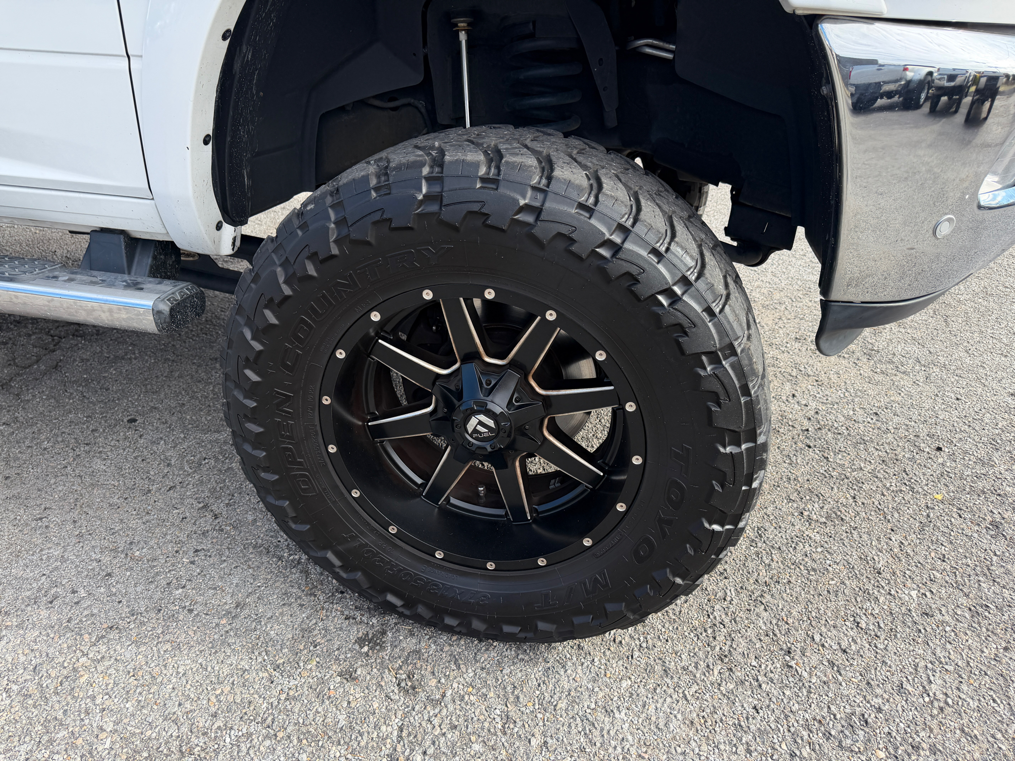 RAM 2500 Laramie 4x4 Mega Cab 6'4" Box 2017