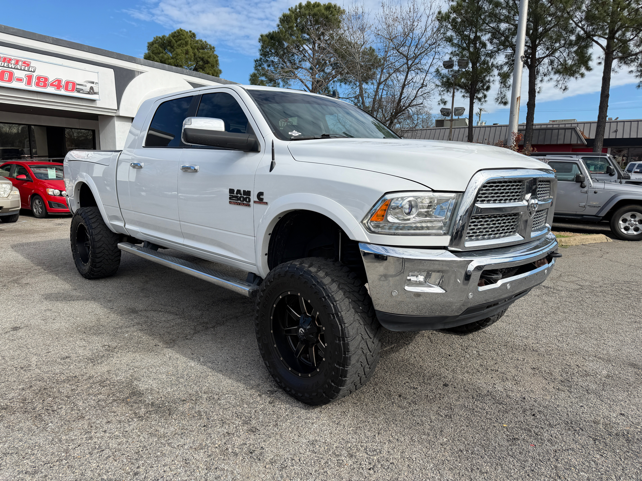 RAM 2500 Laramie 4x4 Mega Cab 6'4" Box 2017