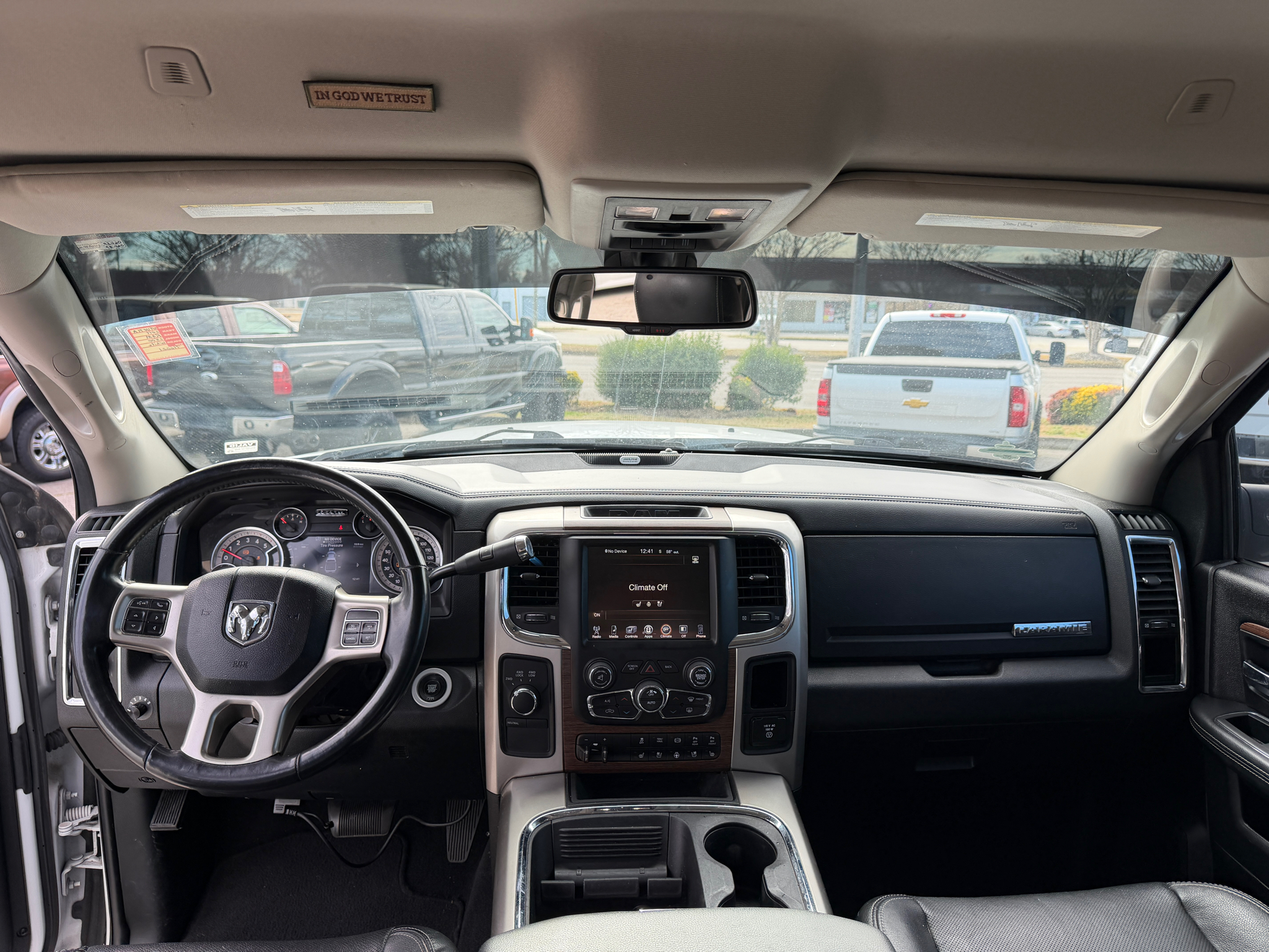 RAM 2500 Laramie 4x4 Mega Cab 6'4" Box 2017