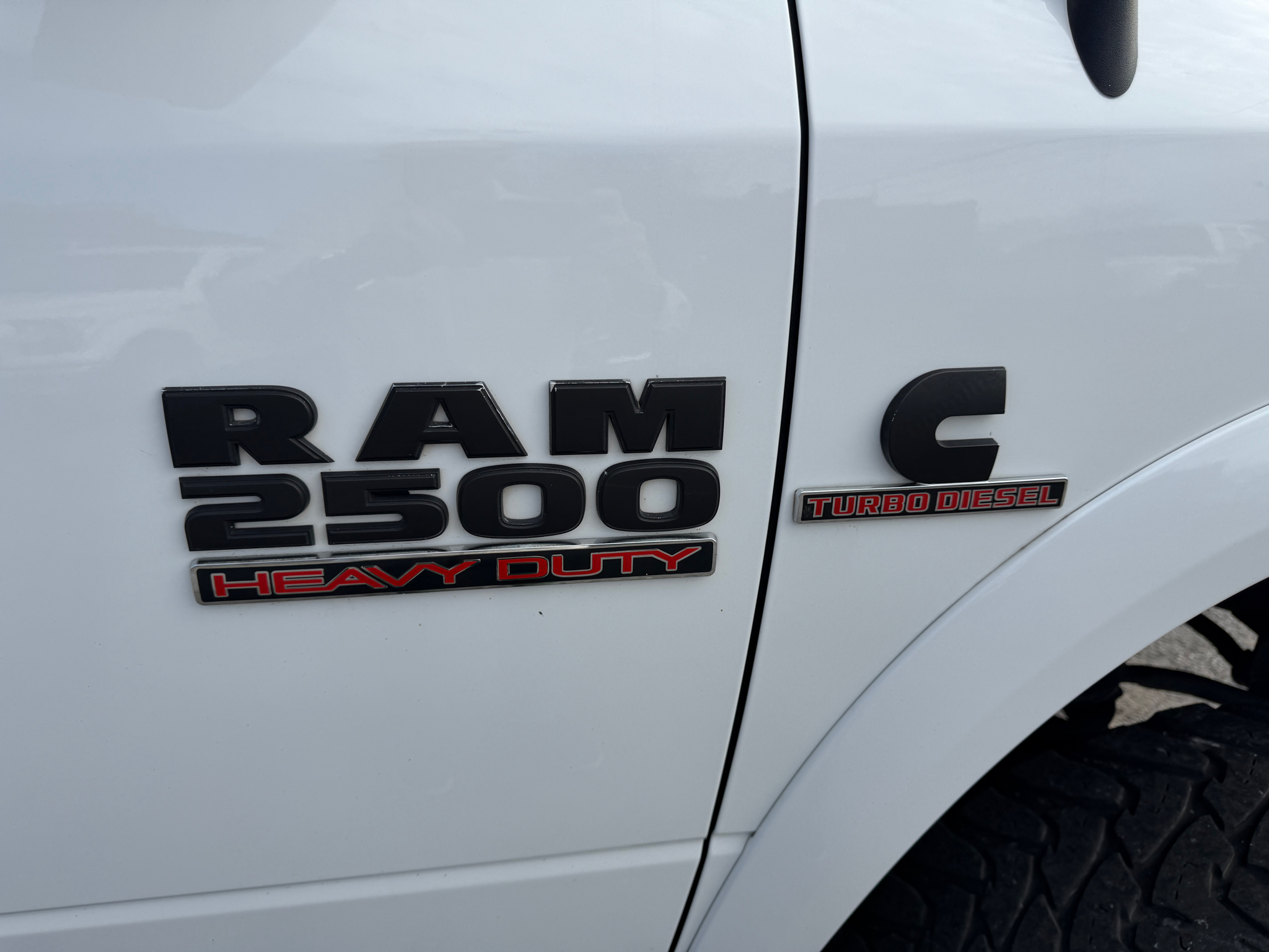 RAM 2500 Laramie 4x4 Mega Cab 6'4" Box 2017