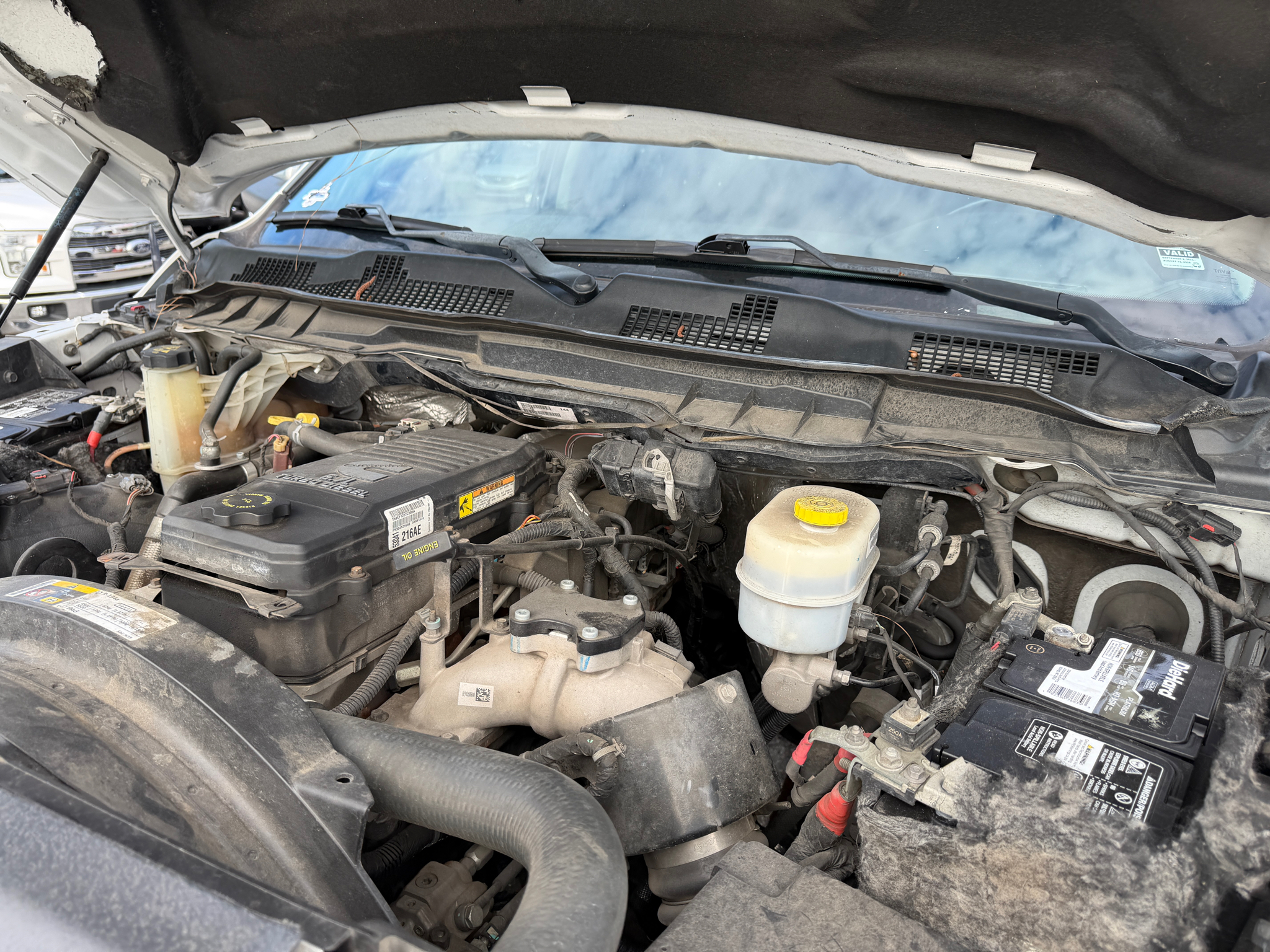 RAM 2500 Laramie 4x4 Mega Cab 6'4" Box 2017