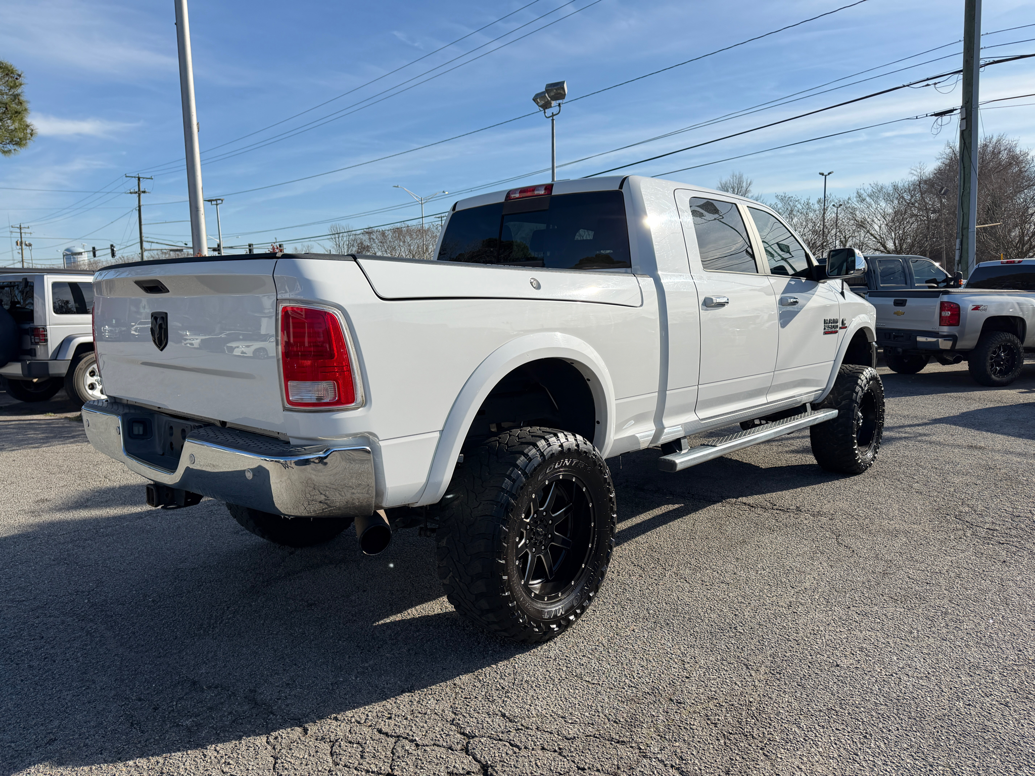 RAM 2500 Laramie 4x4 Mega Cab 6'4" Box 2017