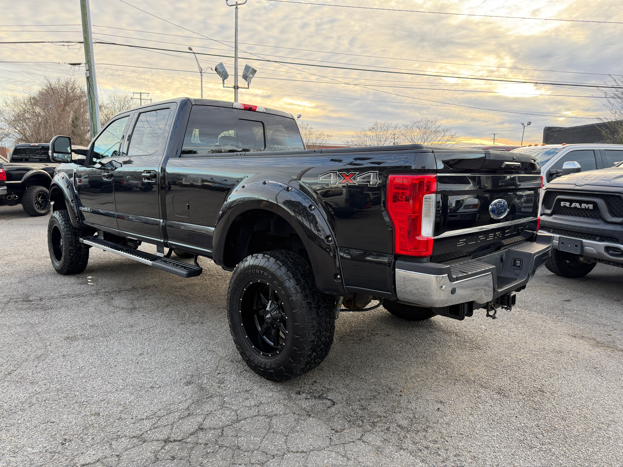 Ford Super Duty F-250 SRW Lariat 4WD Crew Cab 8' Box 2019