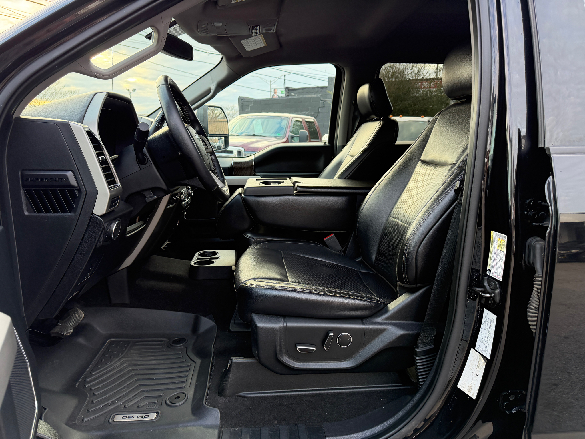 Ford Super Duty F-250 SRW Lariat 4WD Crew Cab 8' Box 2019