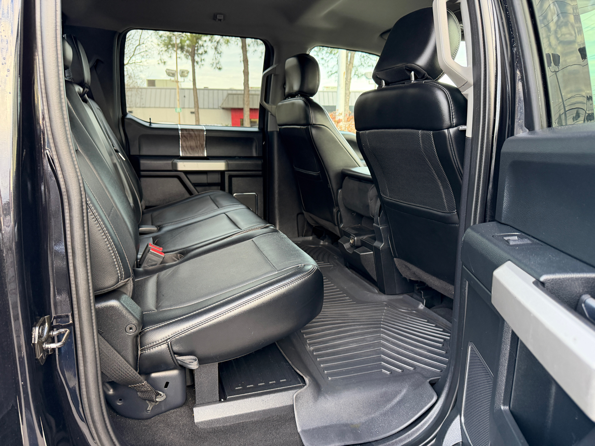 Ford Super Duty F-250 SRW Lariat 4WD Crew Cab 8' Box 2019