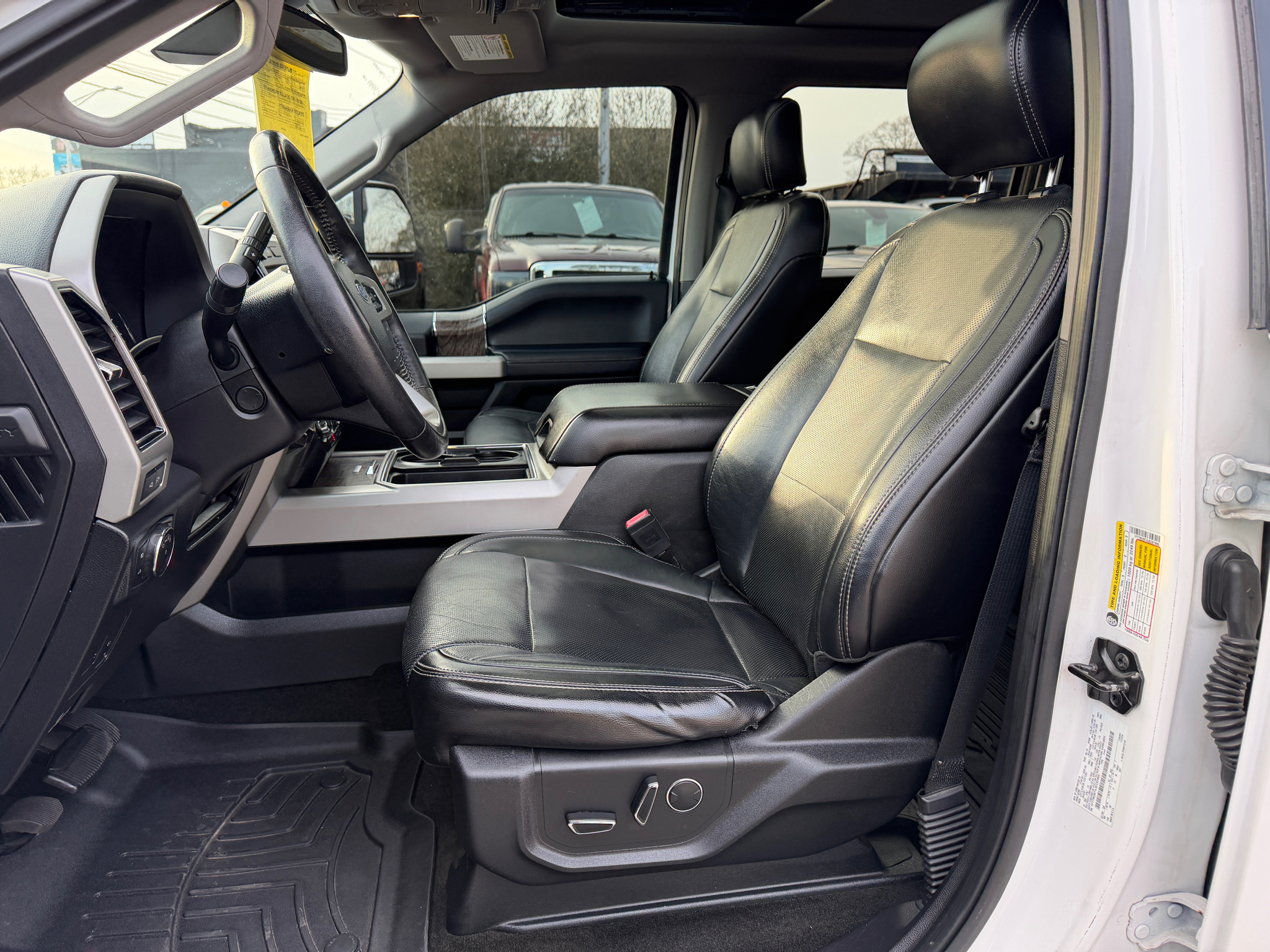 Ford Super Duty F-250 SRW Lariat 4WD Crew Cab 6.75' Box 2018