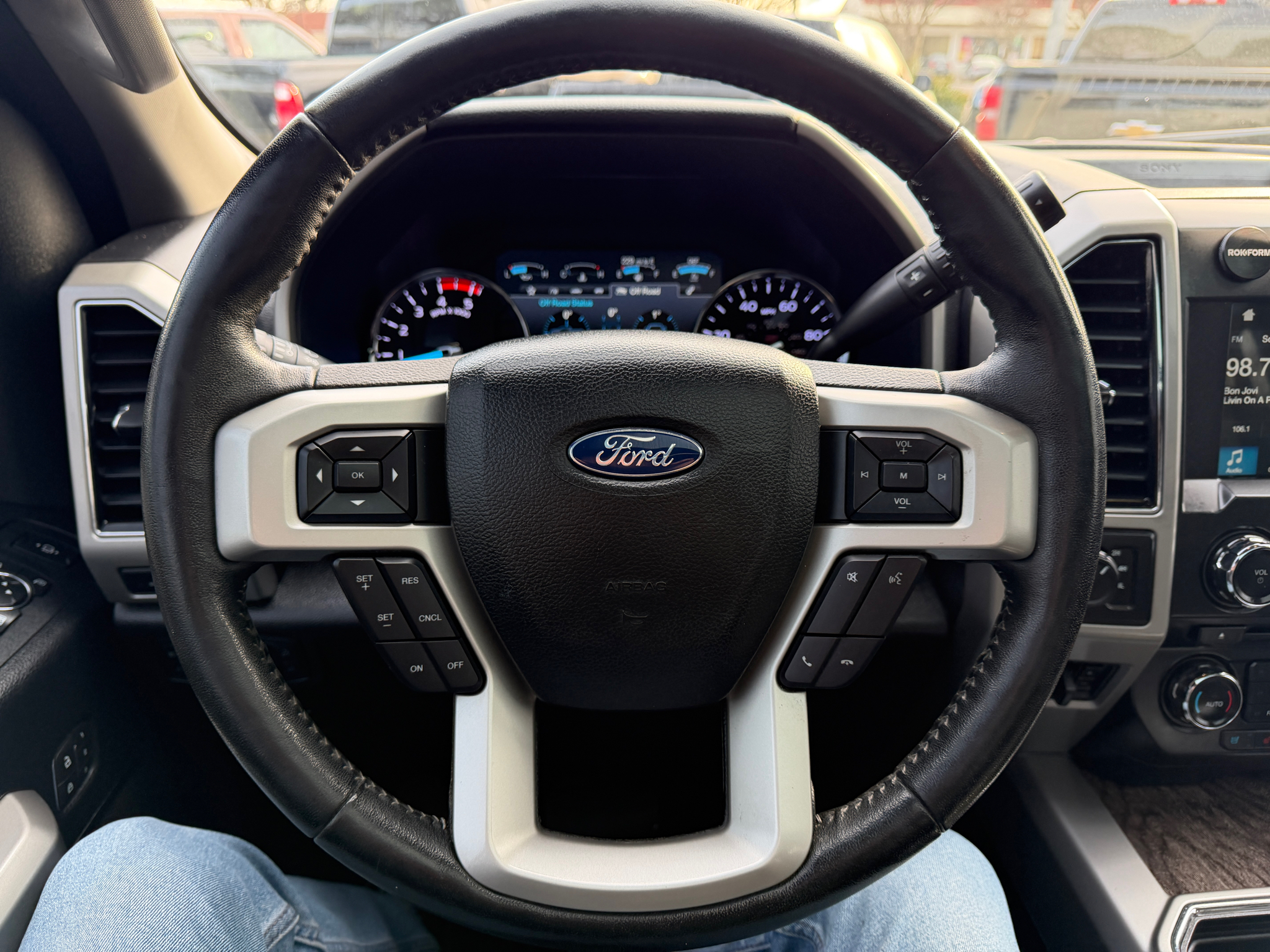 Ford Super Duty F-250 SRW Lariat 4WD Crew Cab 6.75' Box 2018