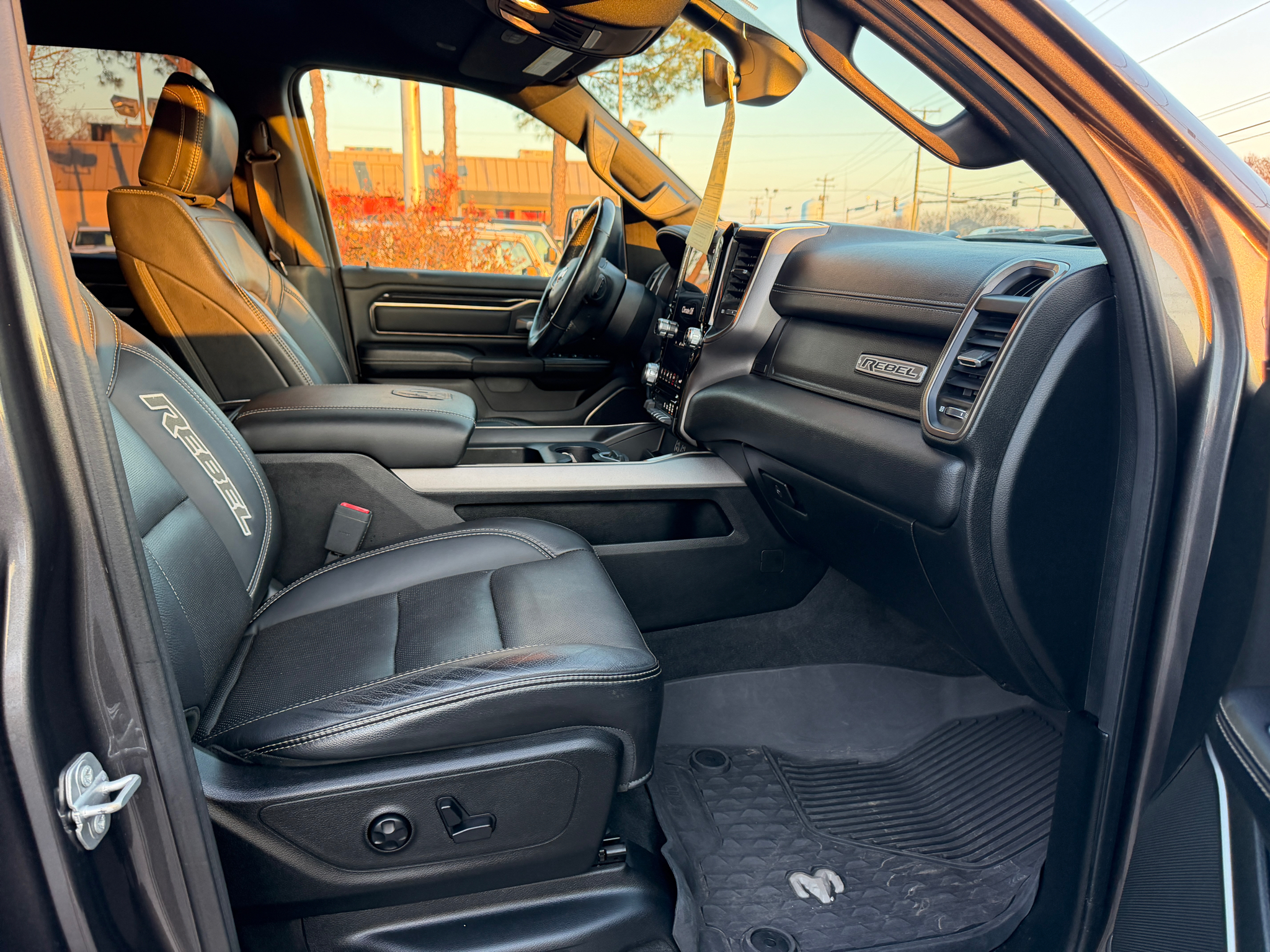 RAM 1500 Rebel 4x4 Crew Cab 5'7" Box 2020