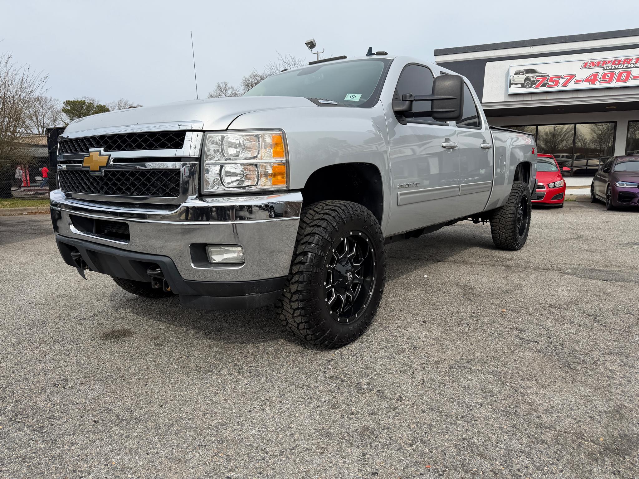 2013 Chevrolet Silverado 2500HD 4WD Crew Cab 153.7" LTZ