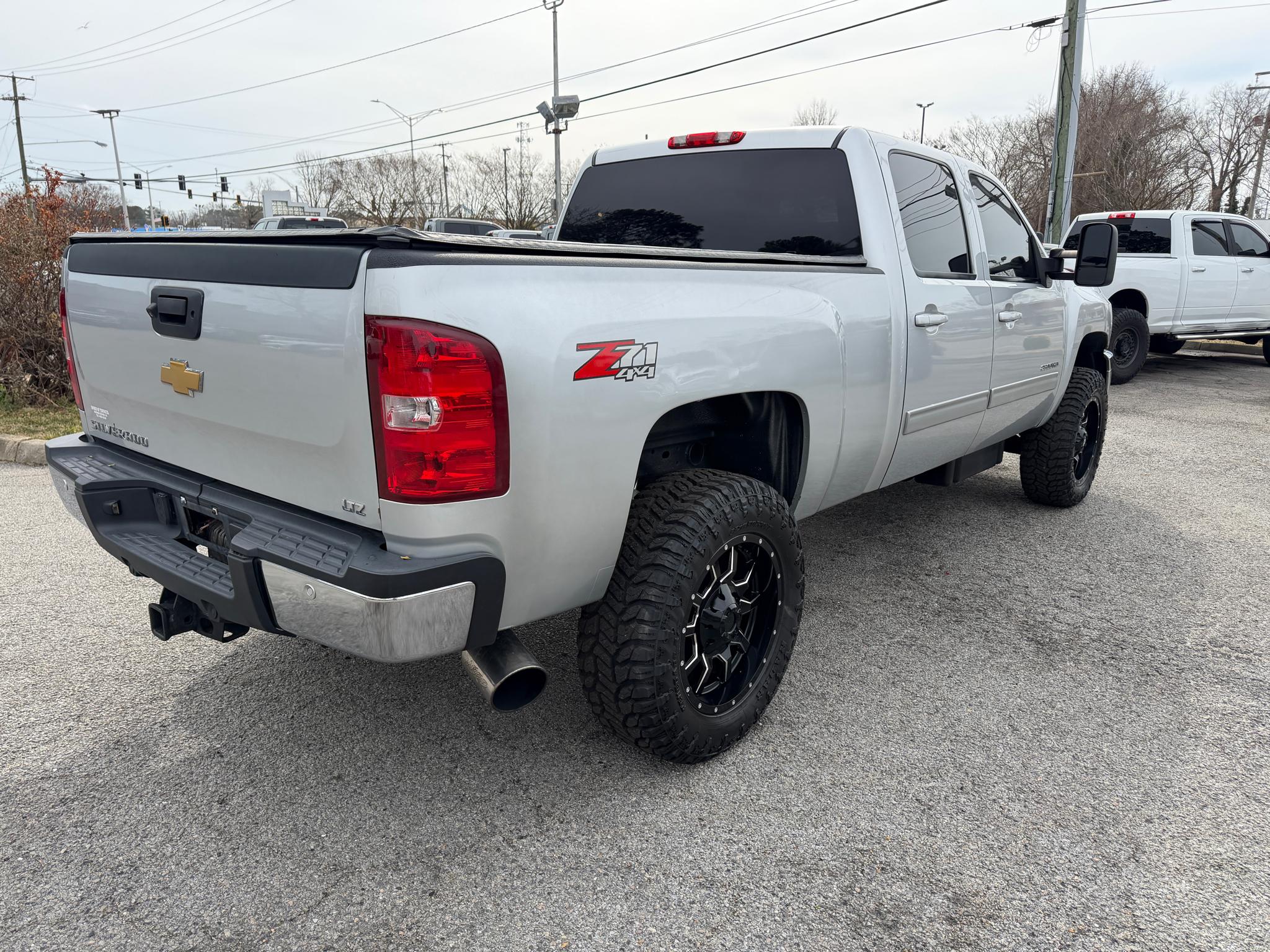 Chevrolet Silverado 2500HD 4WD Crew Cab 153.7" LTZ 2013