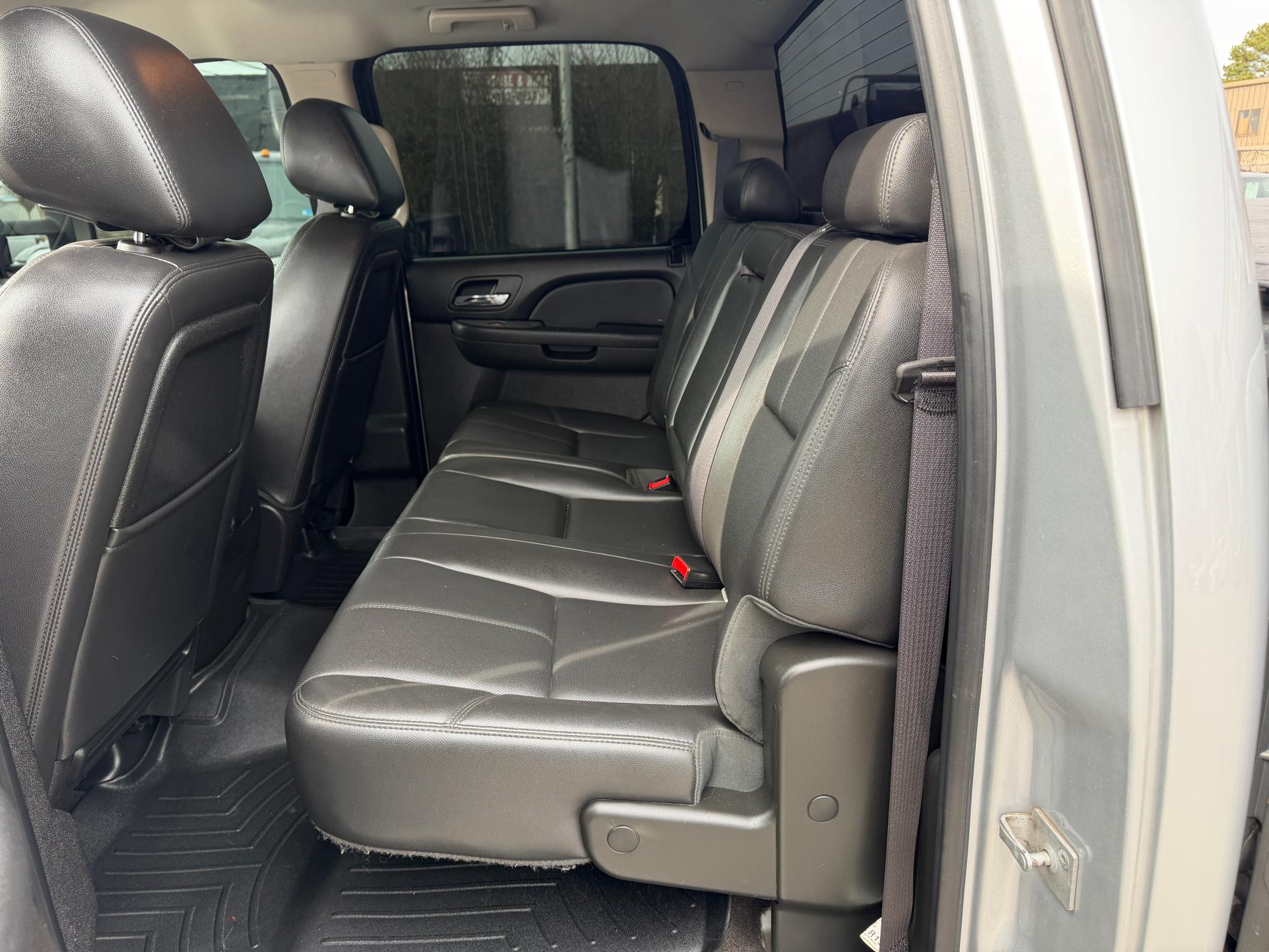 Chevrolet Silverado 2500HD 4WD Crew Cab 153.7" LTZ 2013