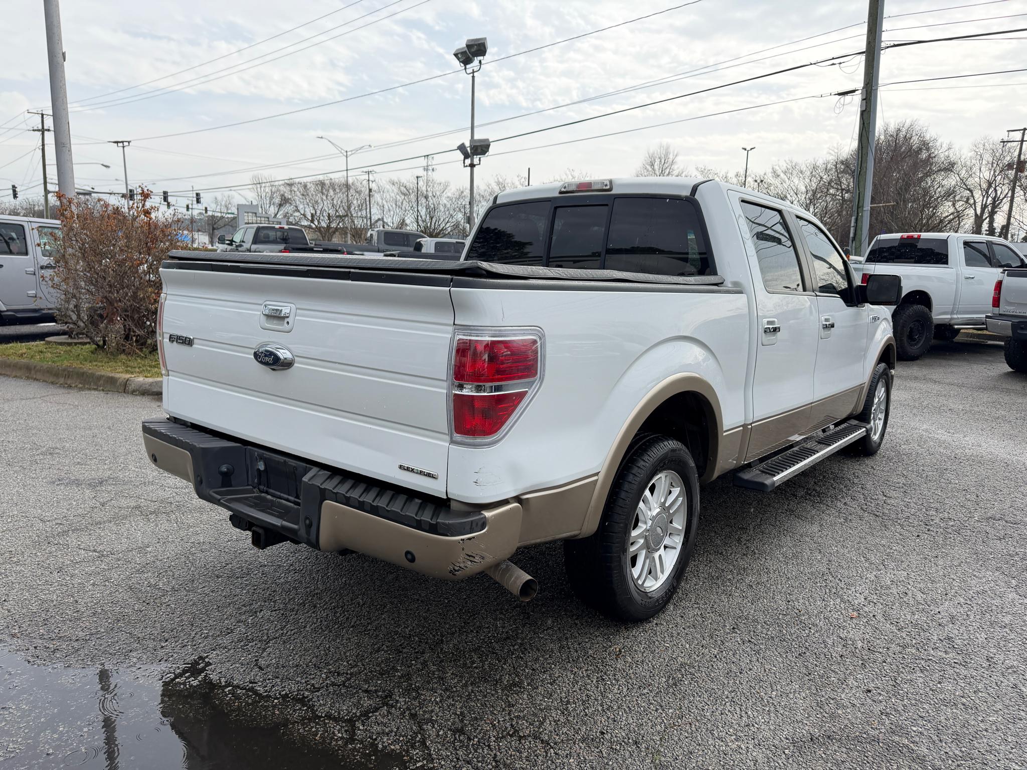 Ford F-150 2WD SuperCrew 145" Lariat 2011
