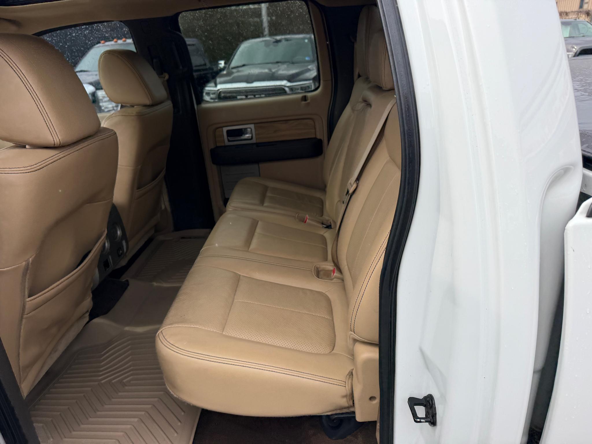 Ford F-150 2WD SuperCrew 145" Lariat 2011