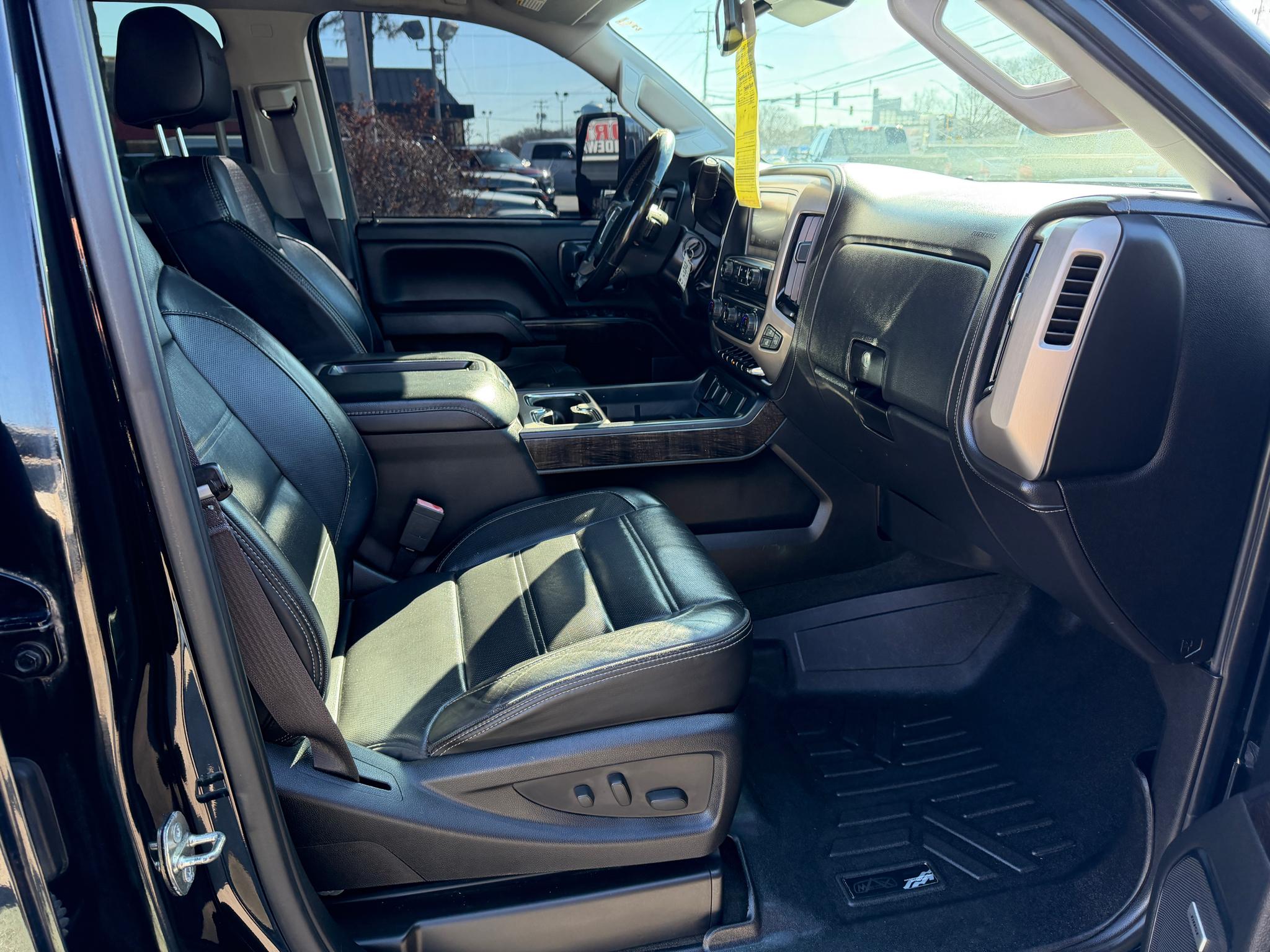 GMC Sierra 2500HD available WiFi 4WD Crew Cab 153.7" Denali 2015