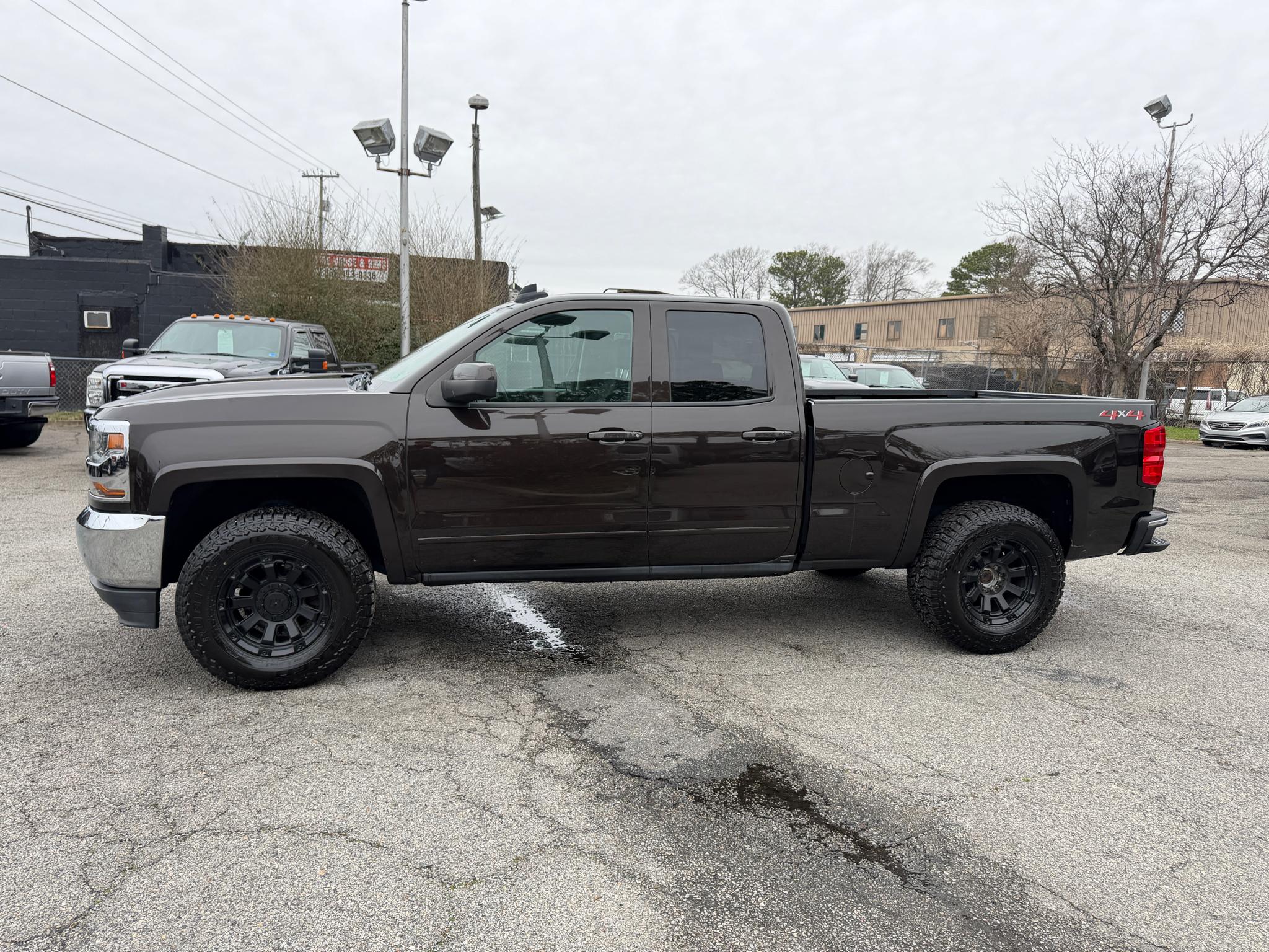 Chevrolet Silverado 1500 4WD Double Cab 143.5" LT w/1LT 2018