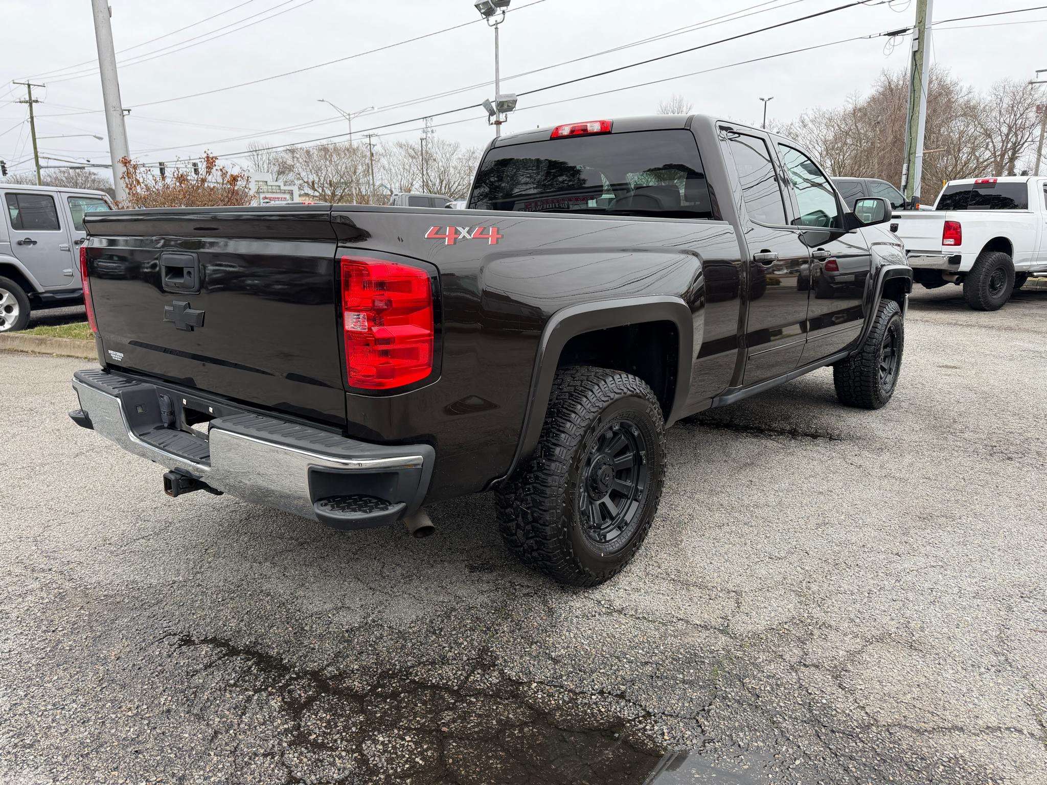 Chevrolet Silverado 1500 4WD Double Cab 143.5" LT w/1LT 2018