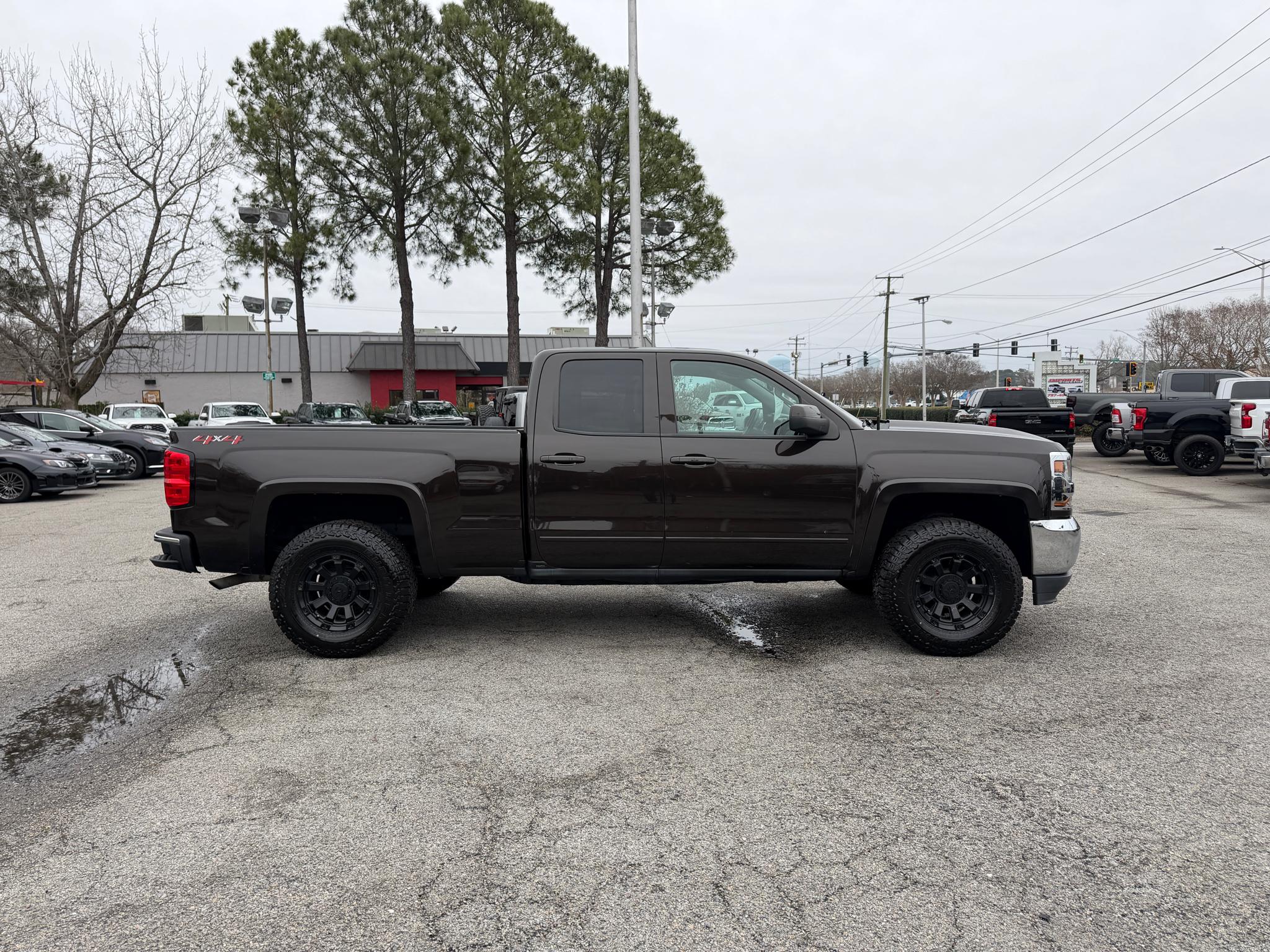 Chevrolet Silverado 1500 4WD Double Cab 143.5" LT w/1LT 2018