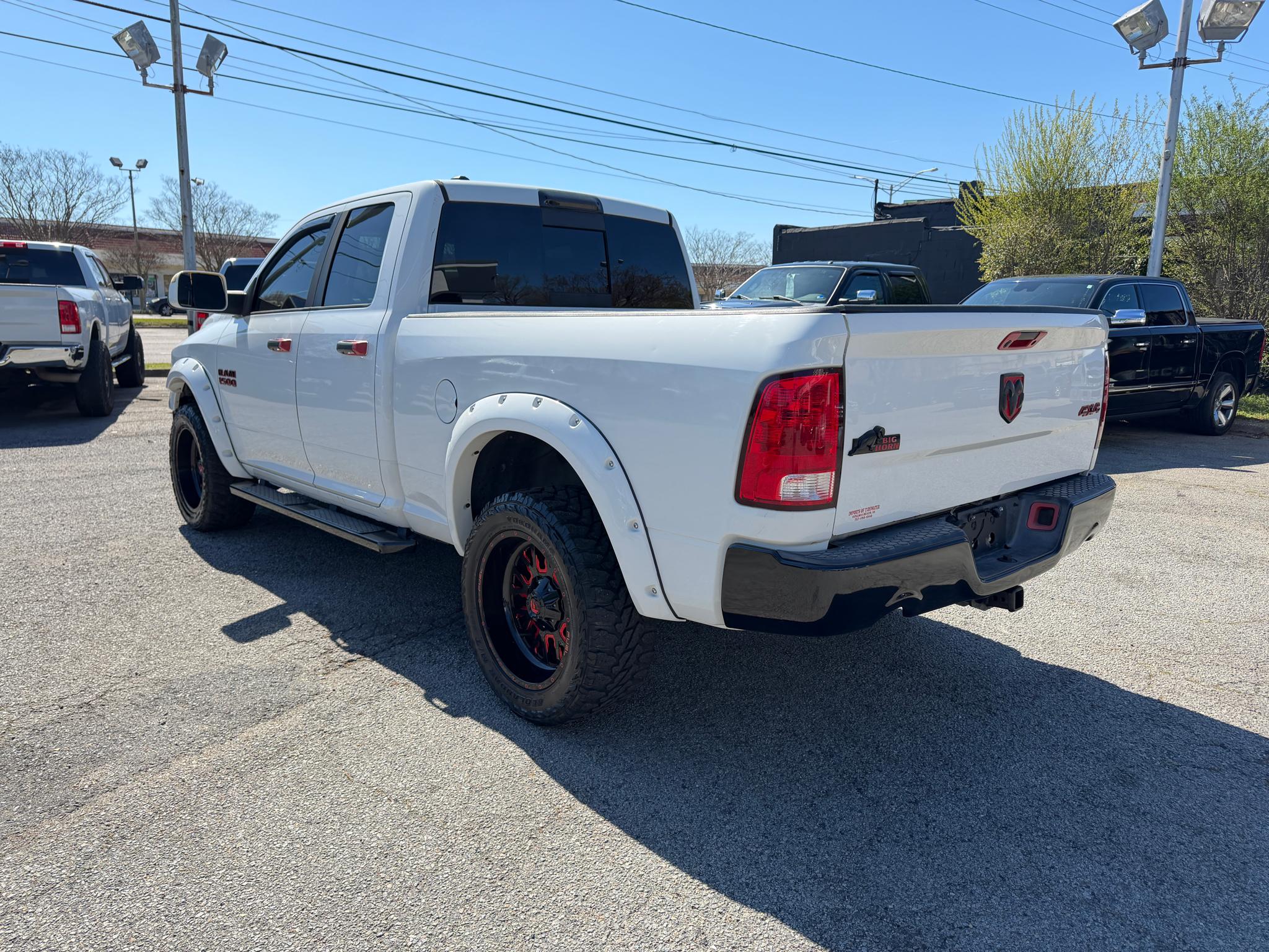 RAM 1500 4WD Quad Cab 140.5" SLT 2015