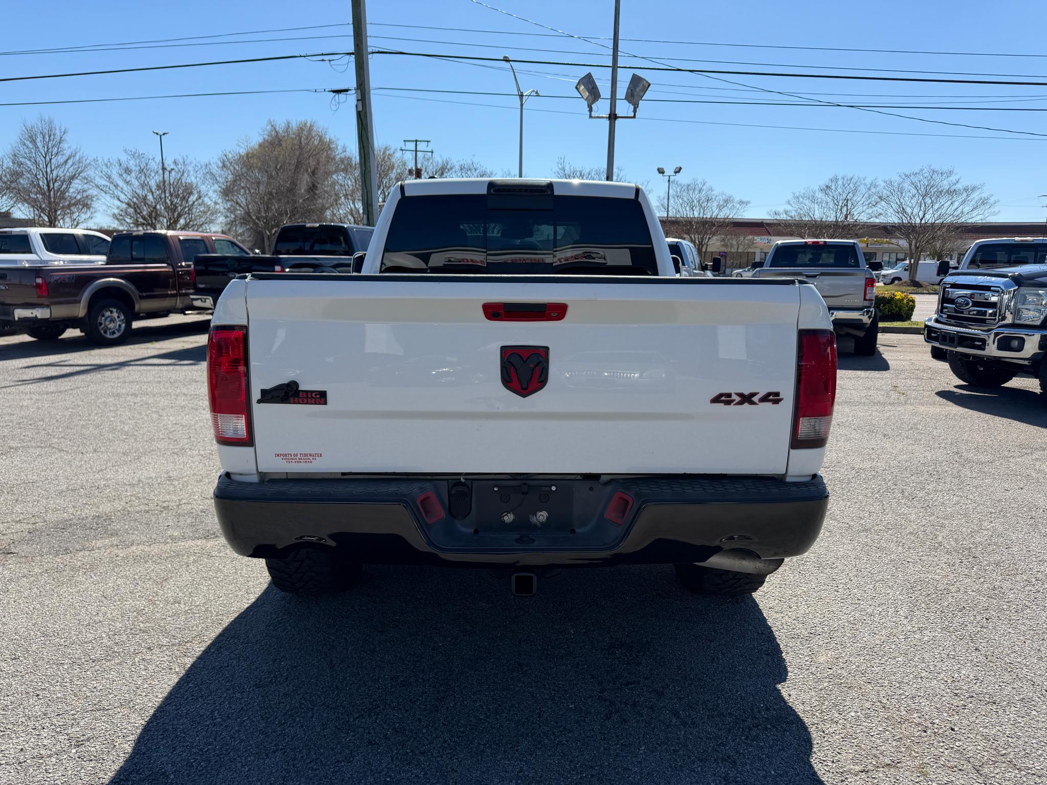 RAM 1500 4WD Quad Cab 140.5" SLT 2015