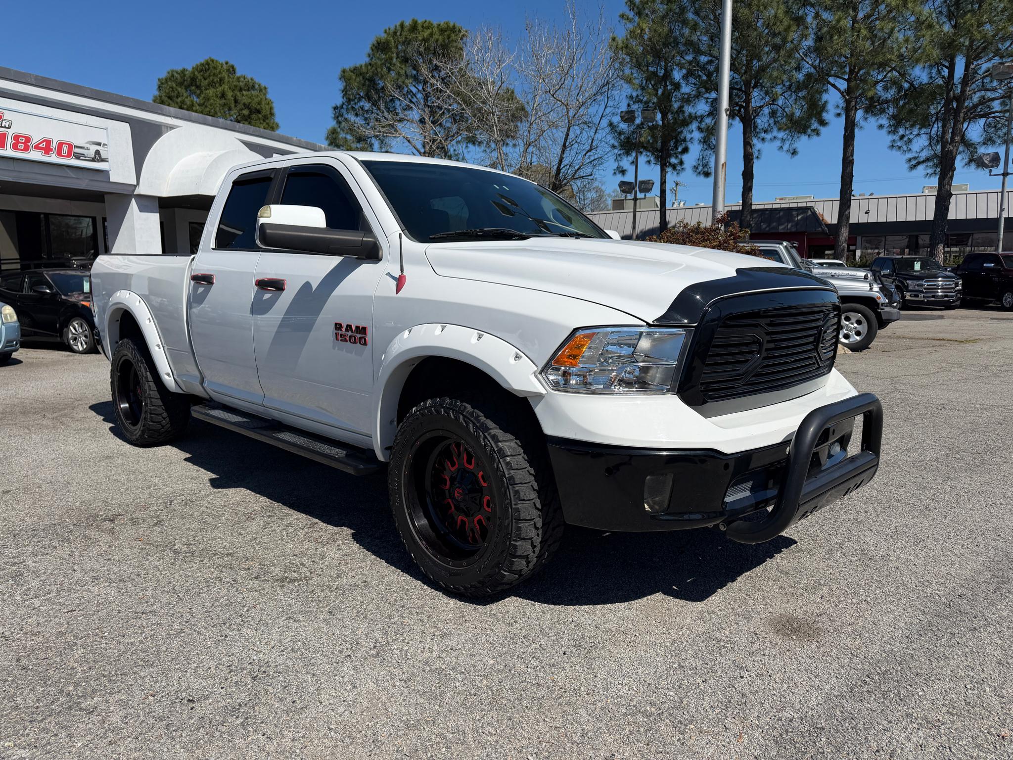 RAM 1500 4WD Quad Cab 140.5" SLT 2015
