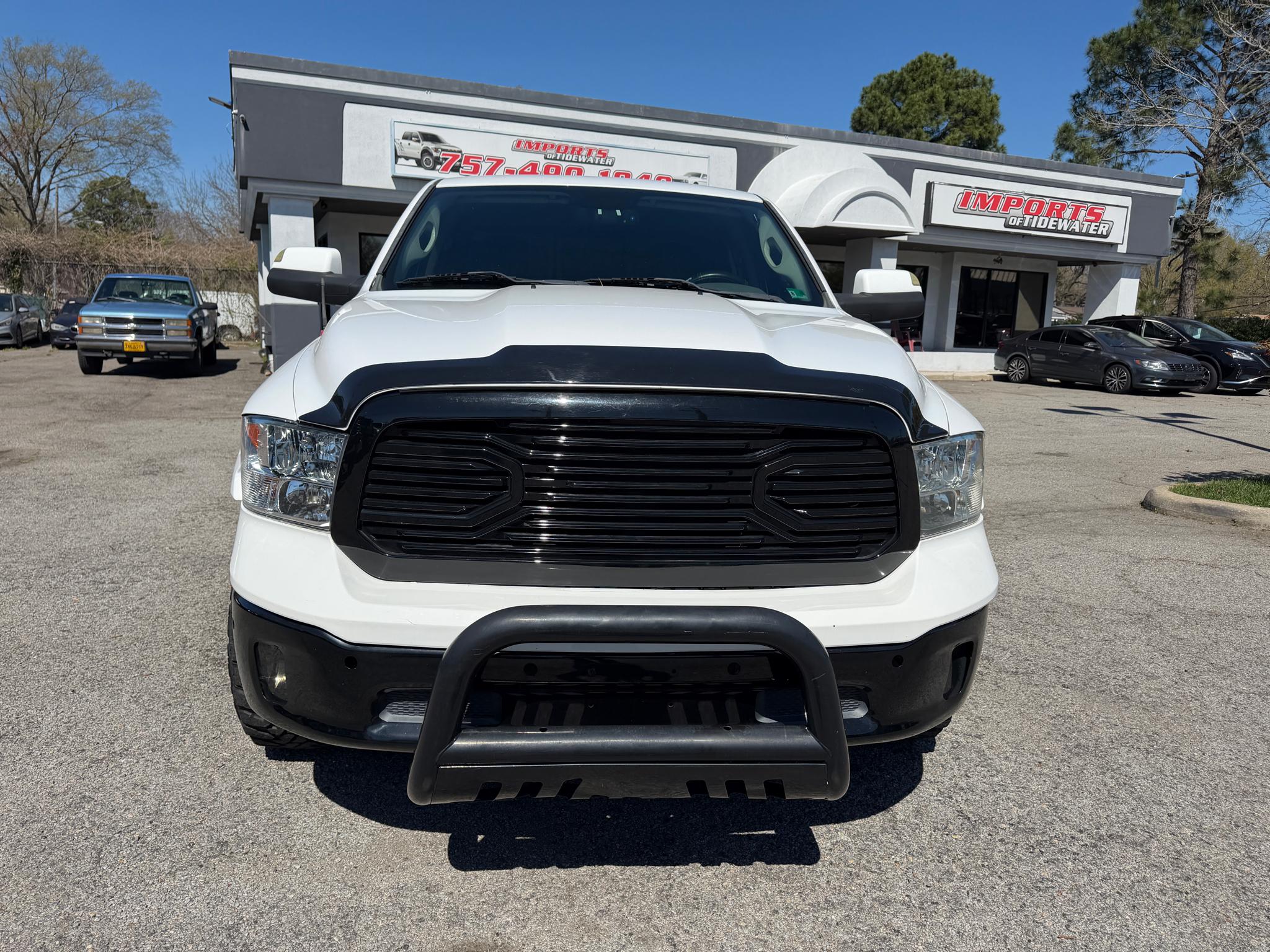 RAM 1500 4WD Quad Cab 140.5" SLT 2015