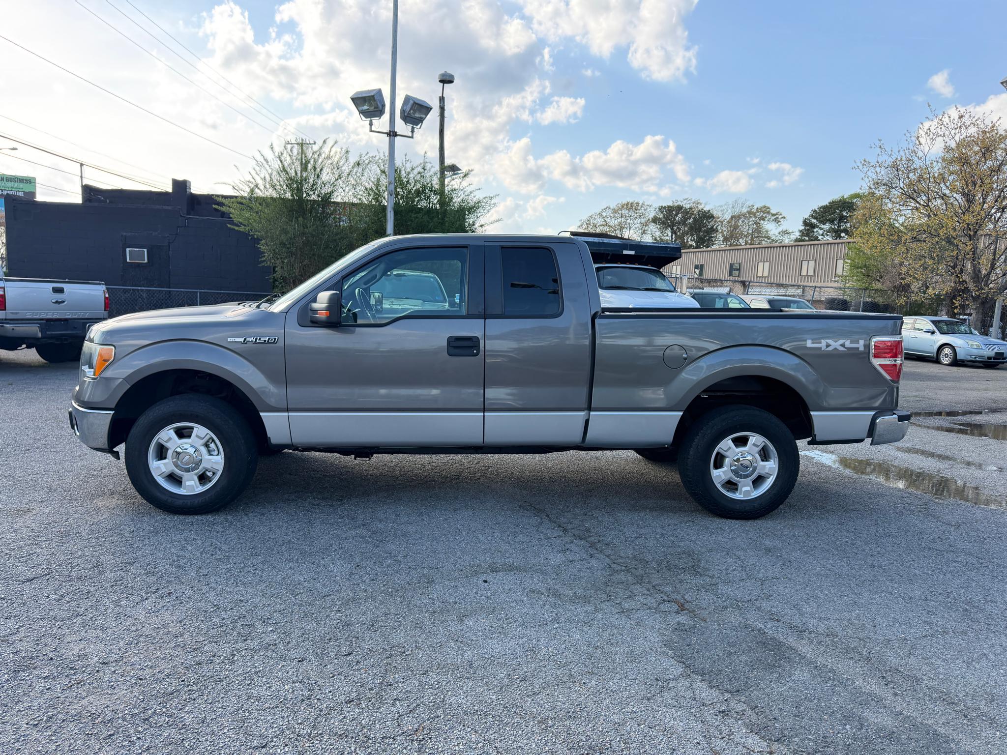 Ford F-150 4WD SuperCab 145" XLT 2011