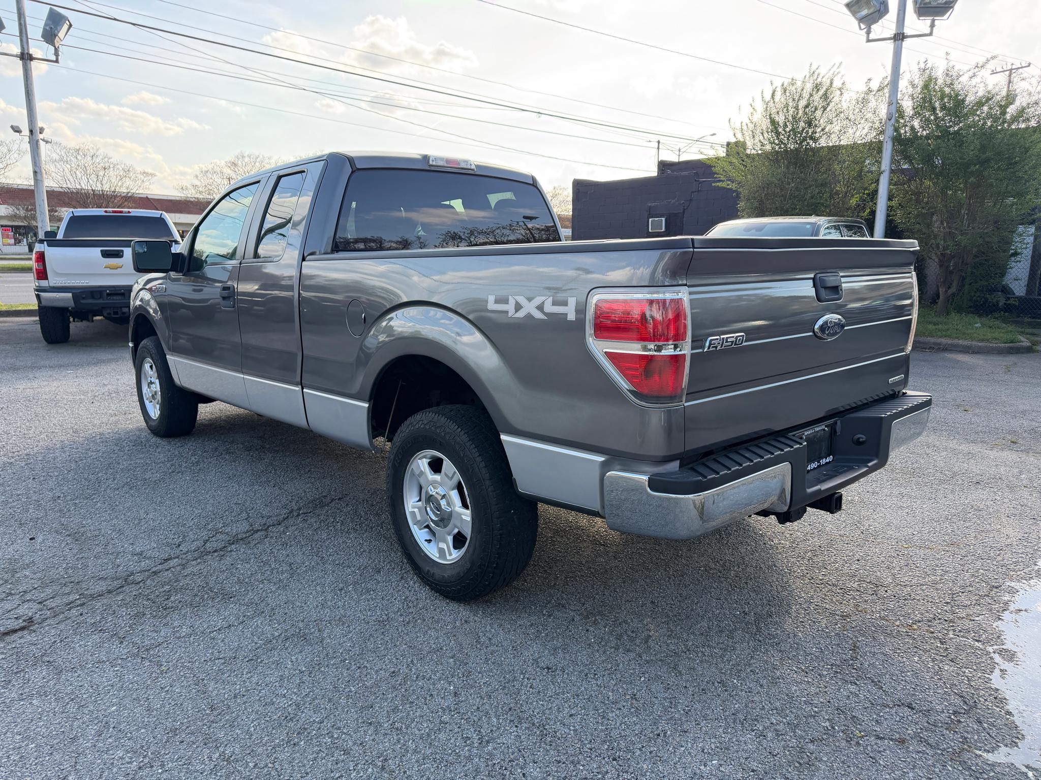 Ford F-150 4WD SuperCab 145" XLT 2011