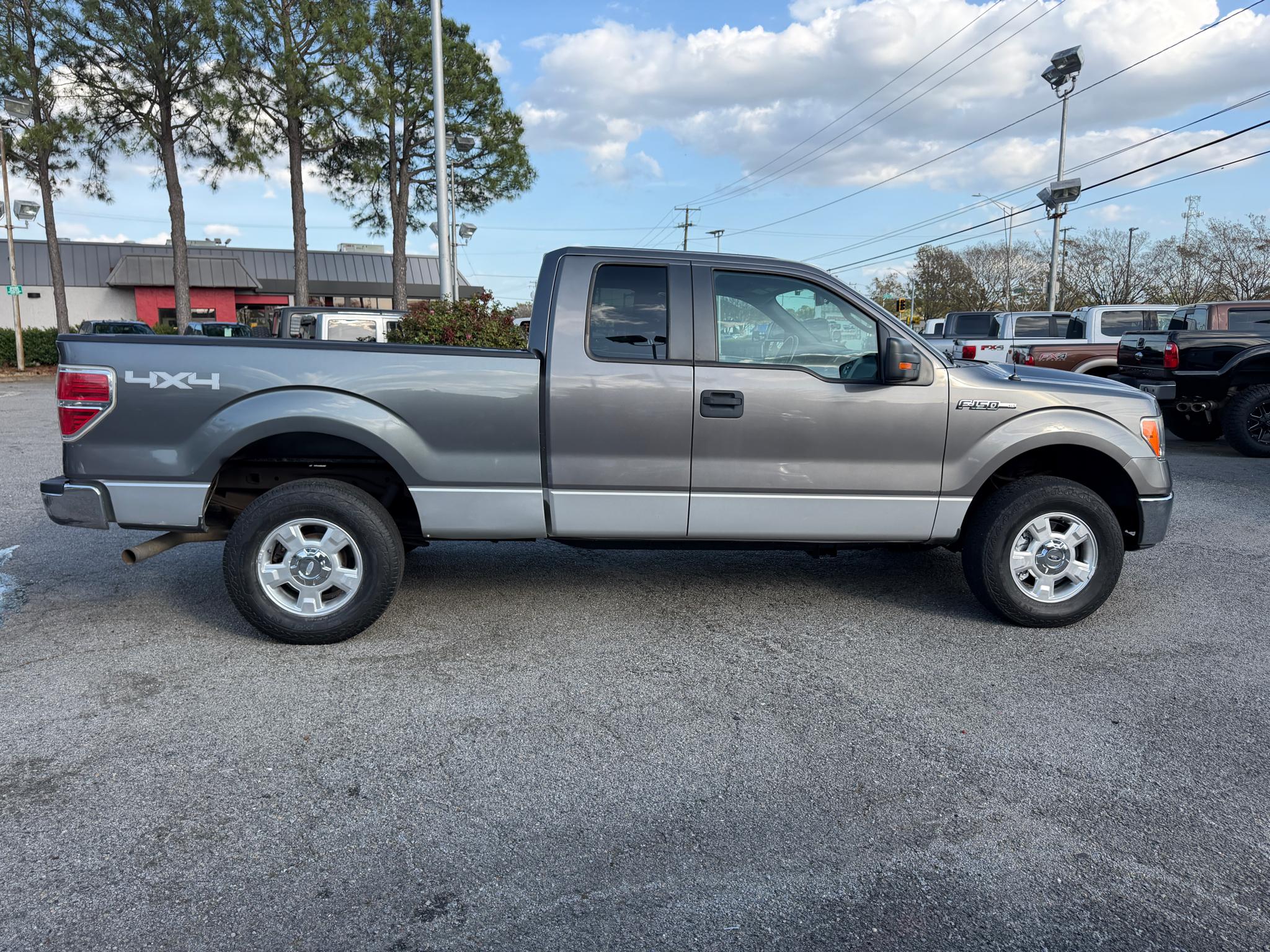 Ford F-150 4WD SuperCab 145" XLT 2011