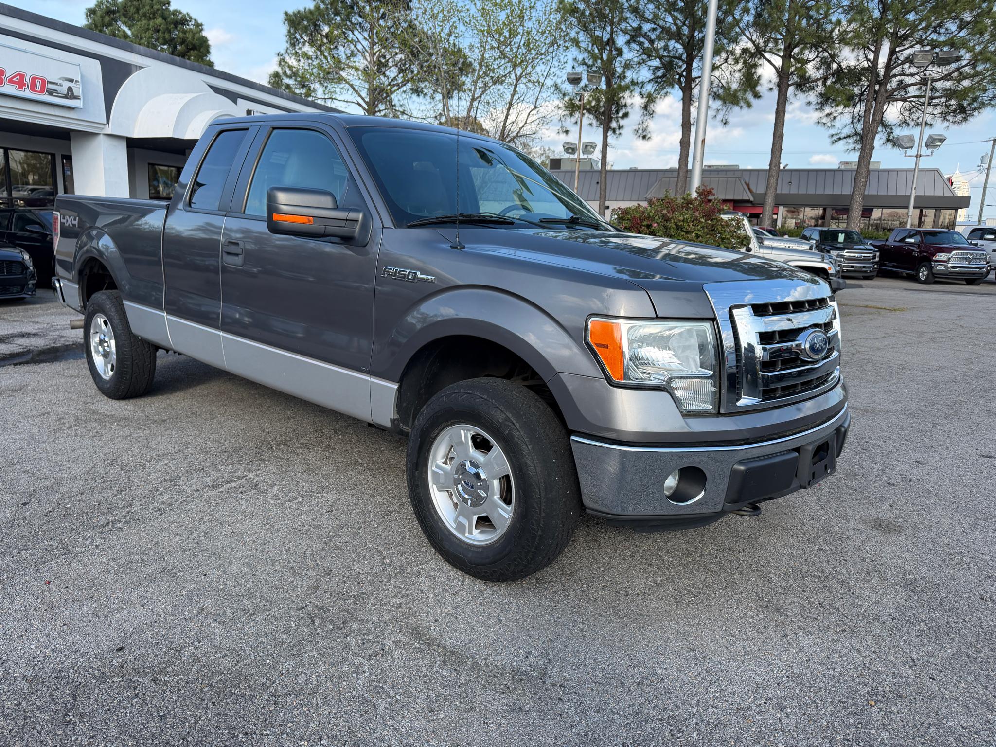 Ford F-150 4WD SuperCab 145" XLT 2011