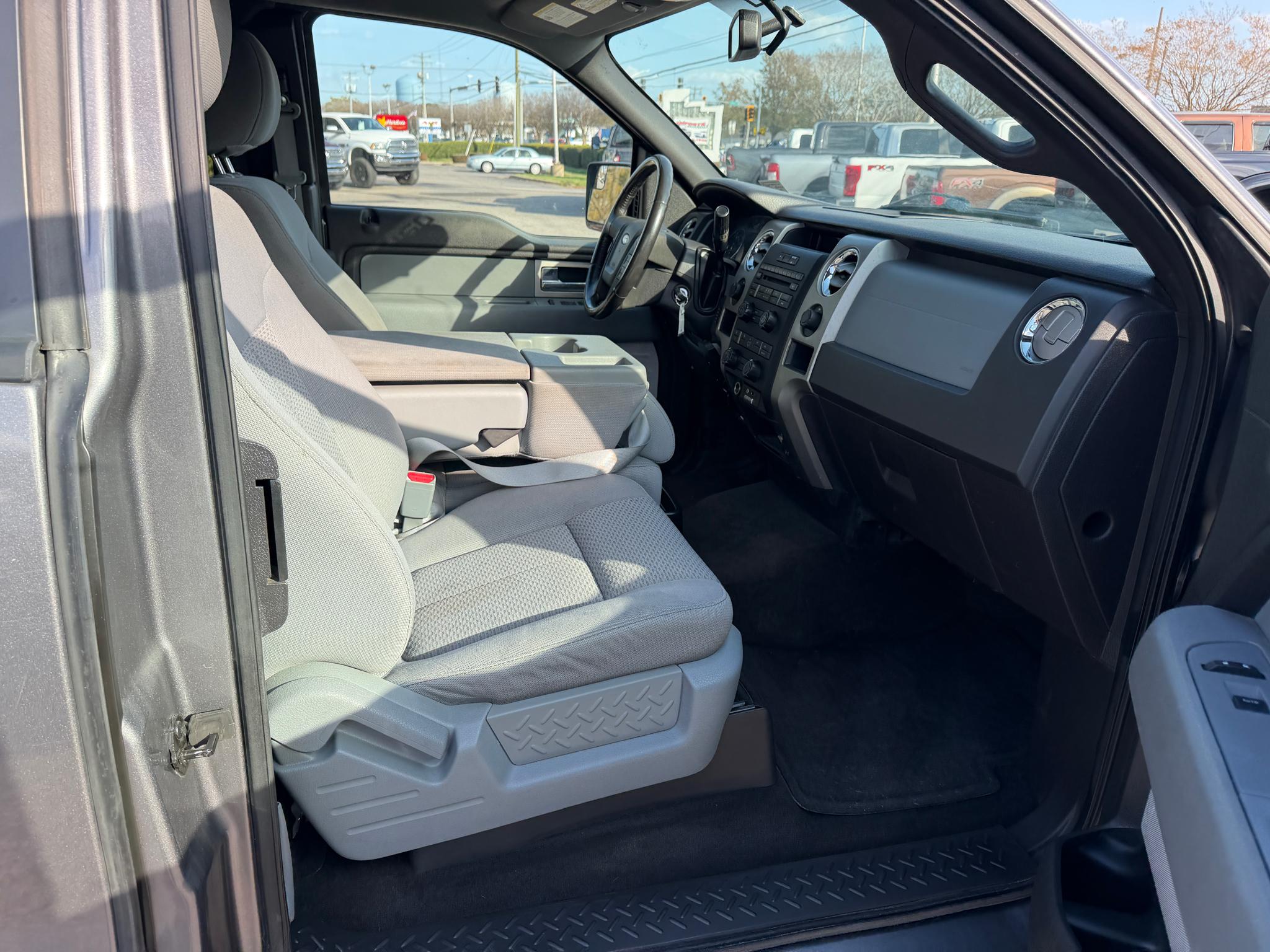 Ford F-150 4WD SuperCab 145" XLT 2011