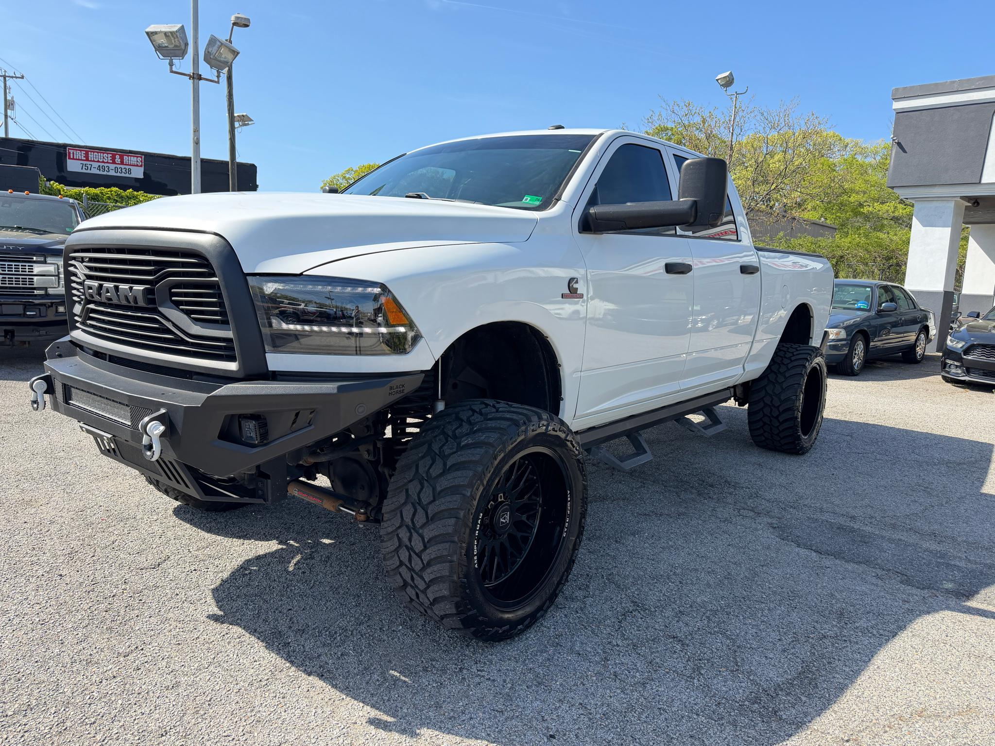 RAM 2500 Tradesman 4x4 Crew Cab 6'4" Box 2018