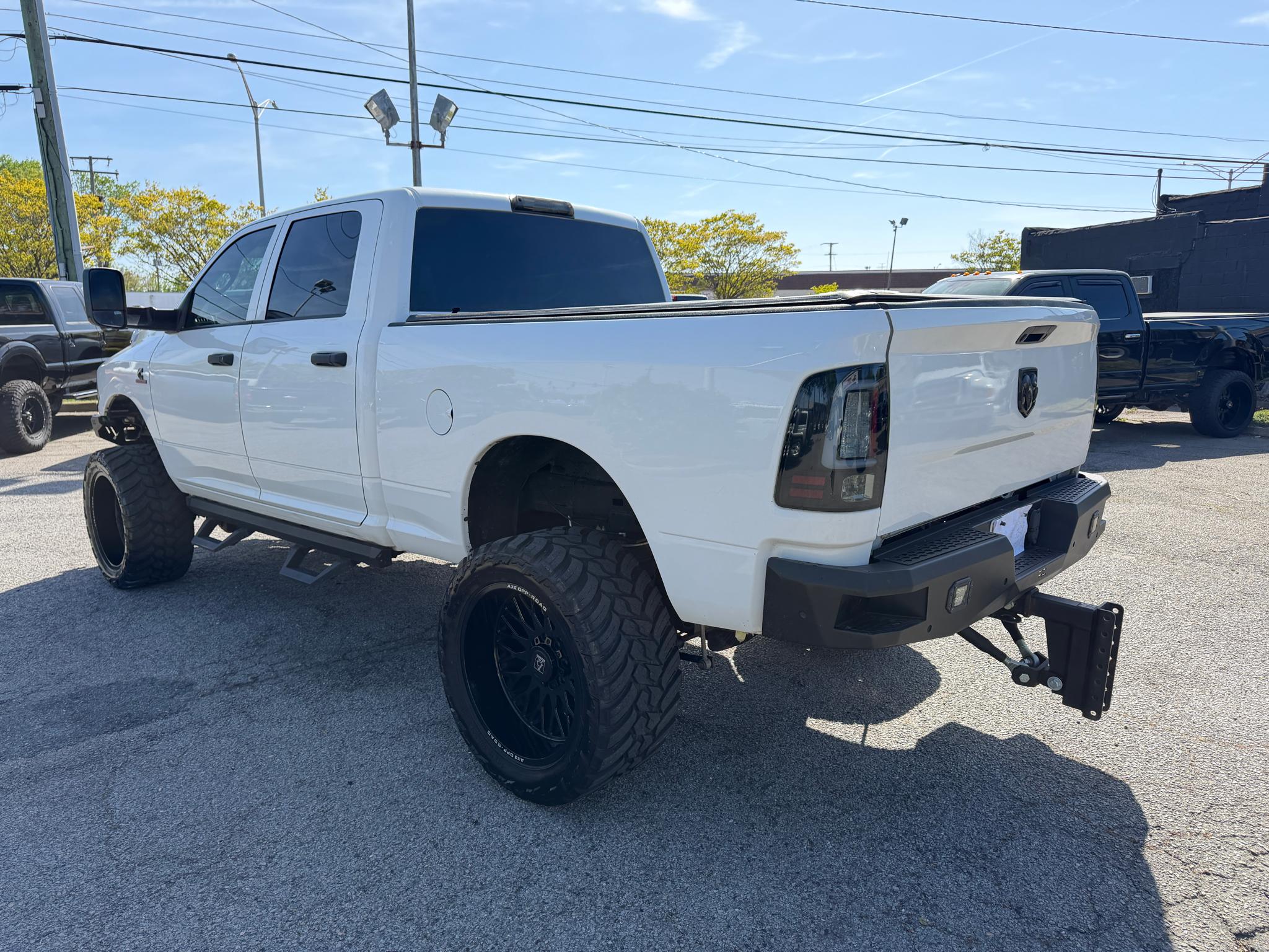 RAM 2500 Tradesman 4x4 Crew Cab 6'4" Box 2018