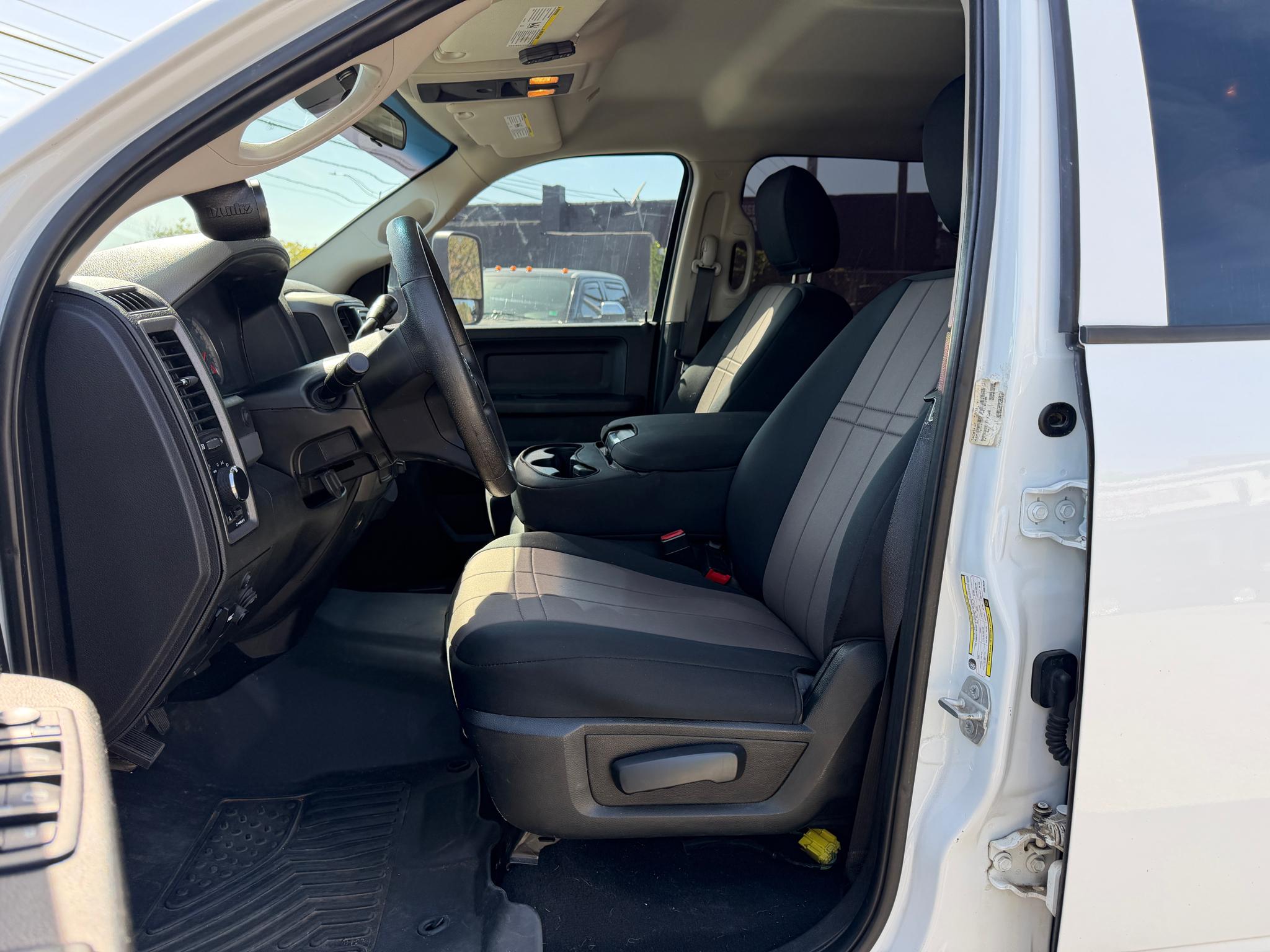 RAM 2500 Tradesman 4x4 Crew Cab 6'4" Box 2018
