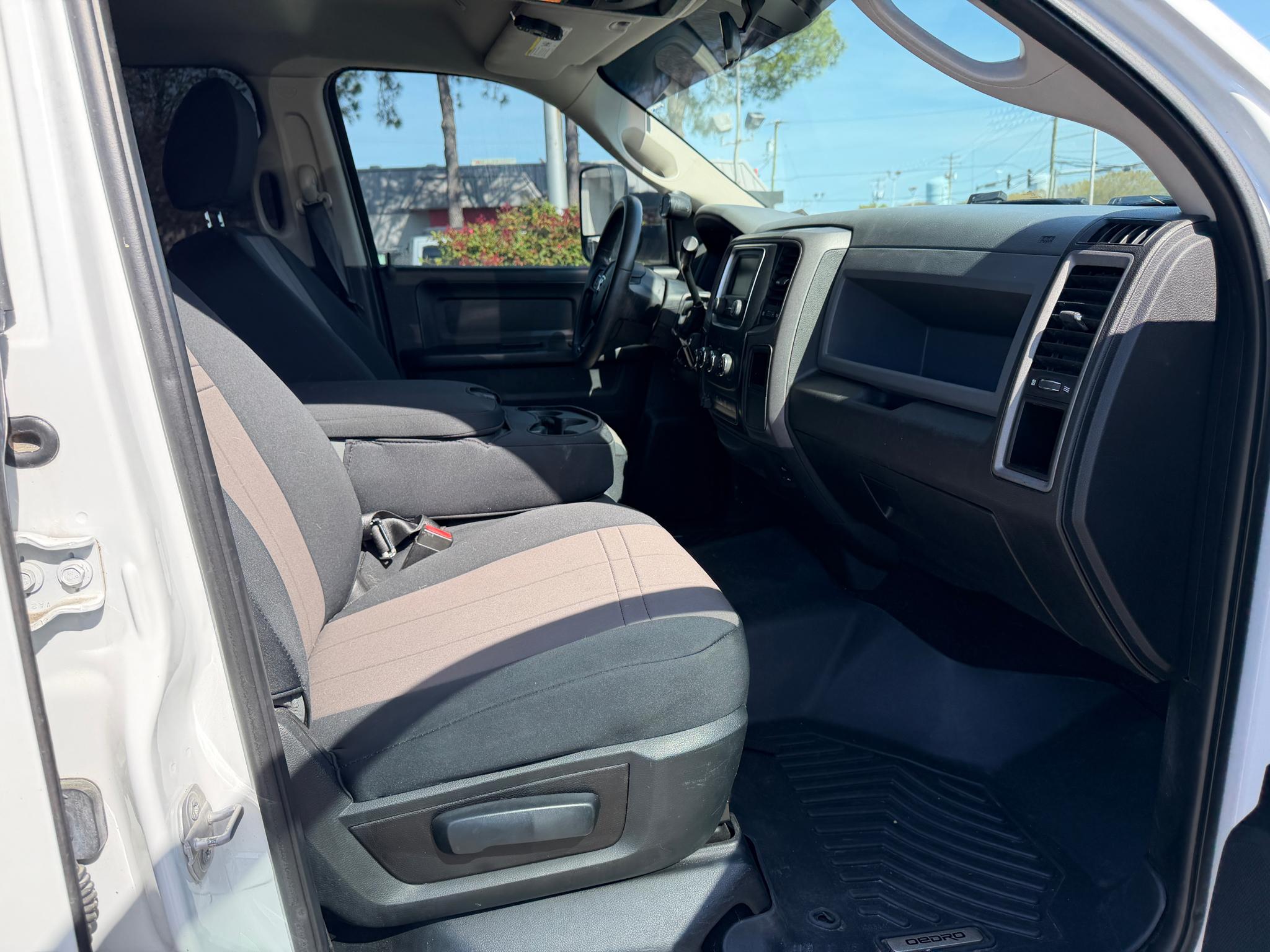 RAM 2500 Tradesman 4x4 Crew Cab 6'4" Box 2018