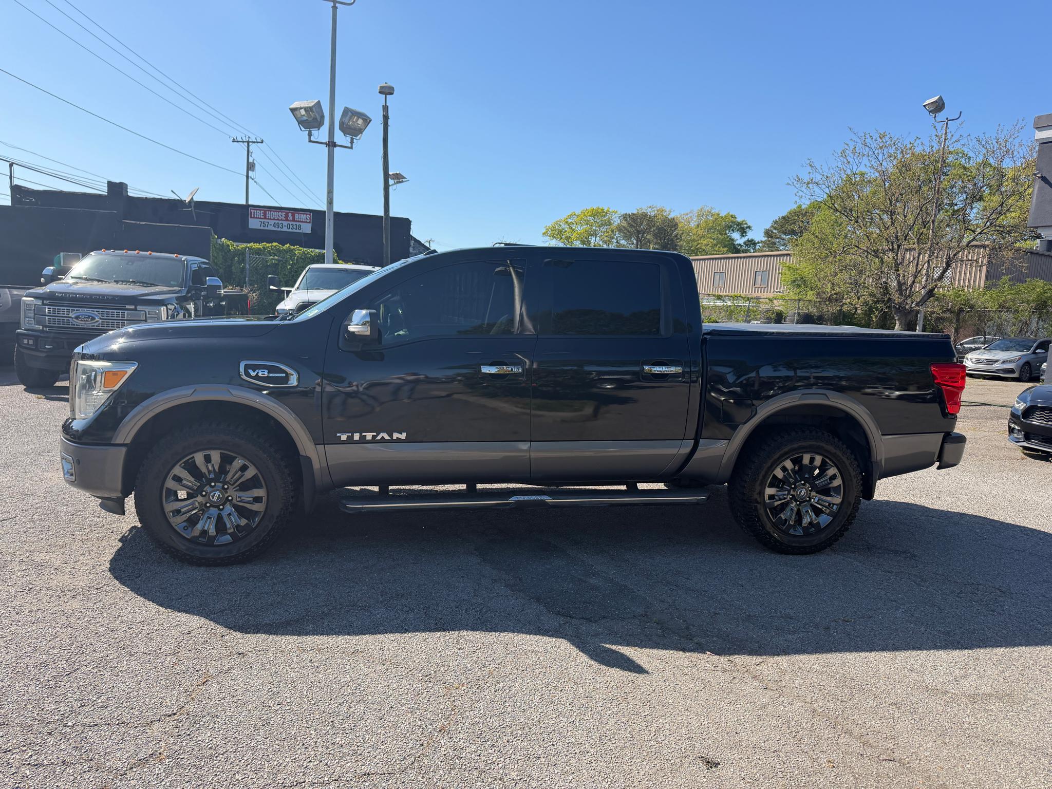 Nissan Titan 4x4 Crew Cab Platinum Reserve 2017