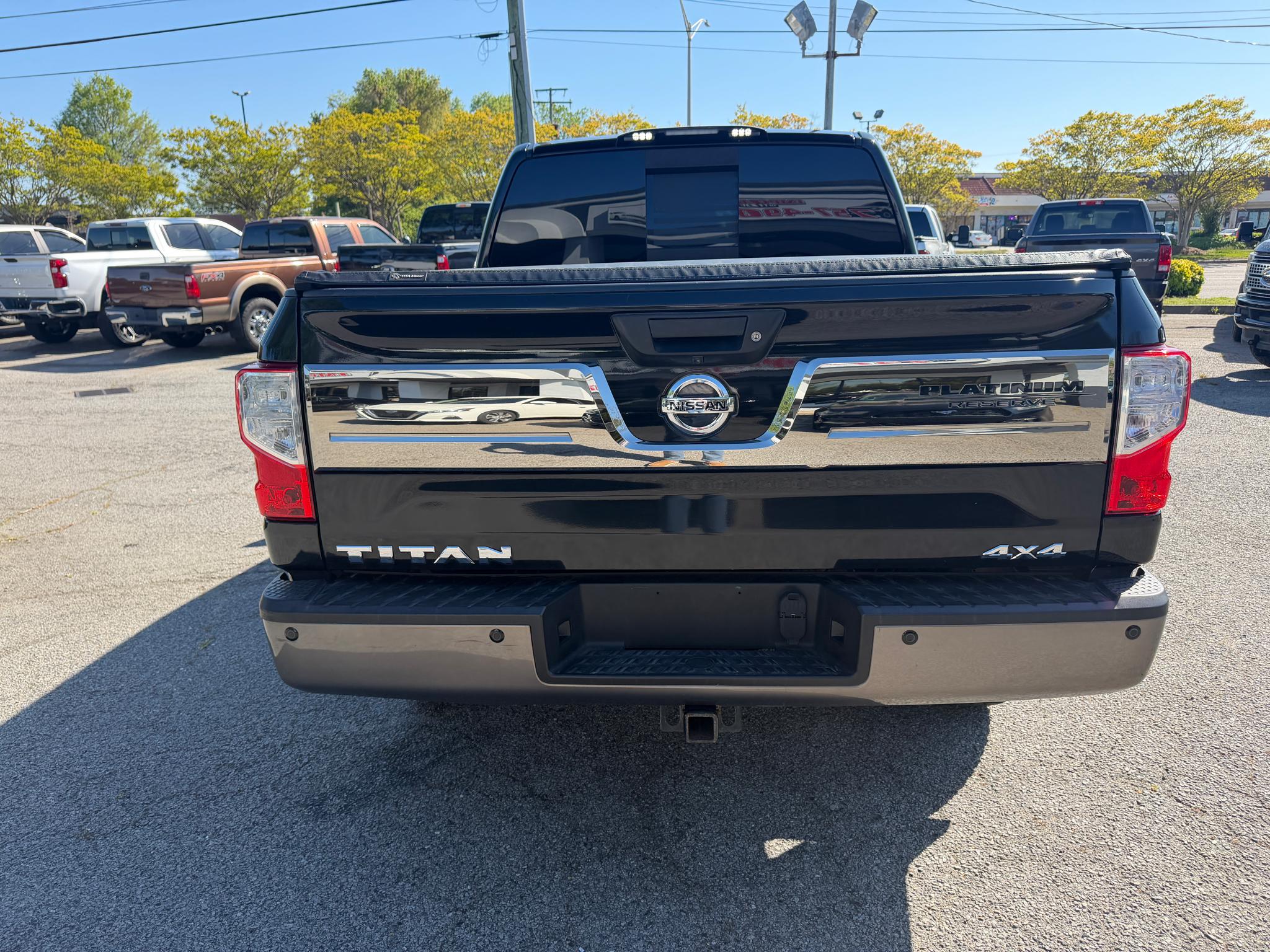 Nissan Titan 4x4 Crew Cab Platinum Reserve 2017