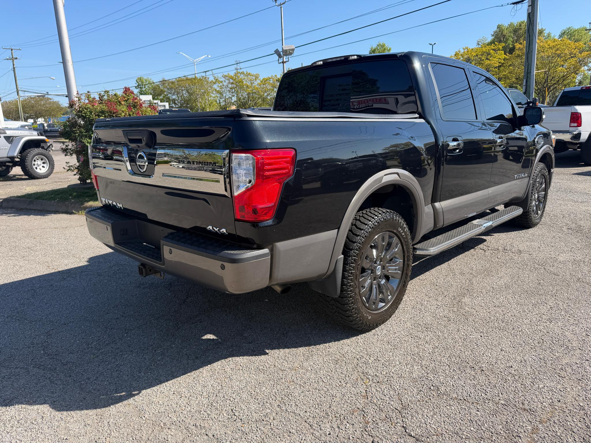 Nissan Titan 4x4 Crew Cab Platinum Reserve 2017