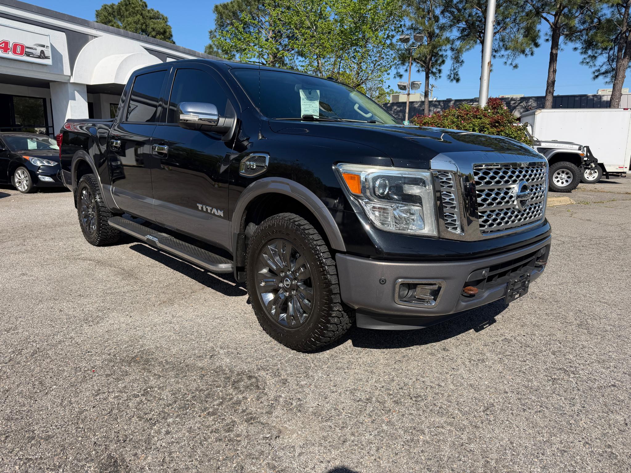 Nissan Titan 4x4 Crew Cab Platinum Reserve 2017