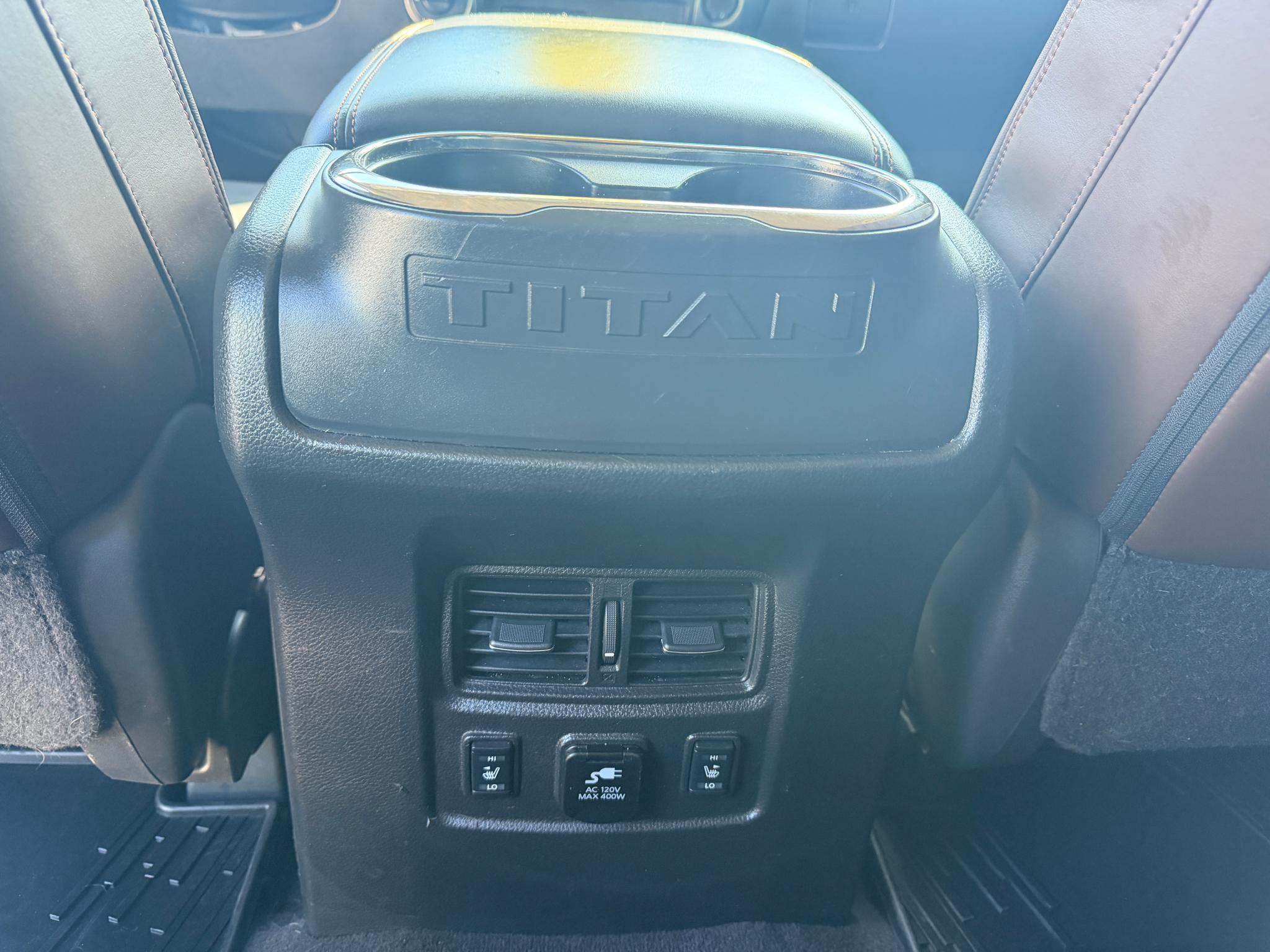 Nissan Titan 4x4 Crew Cab Platinum Reserve 2017