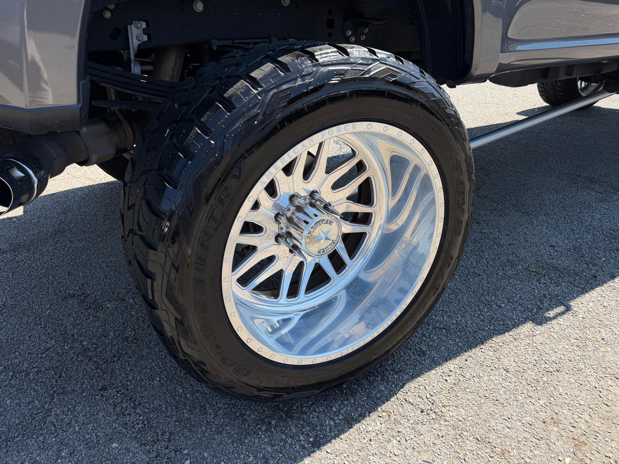 Ford Super Duty F-350 SRW Lariat 4WD Crew Cab 8' Box 2022